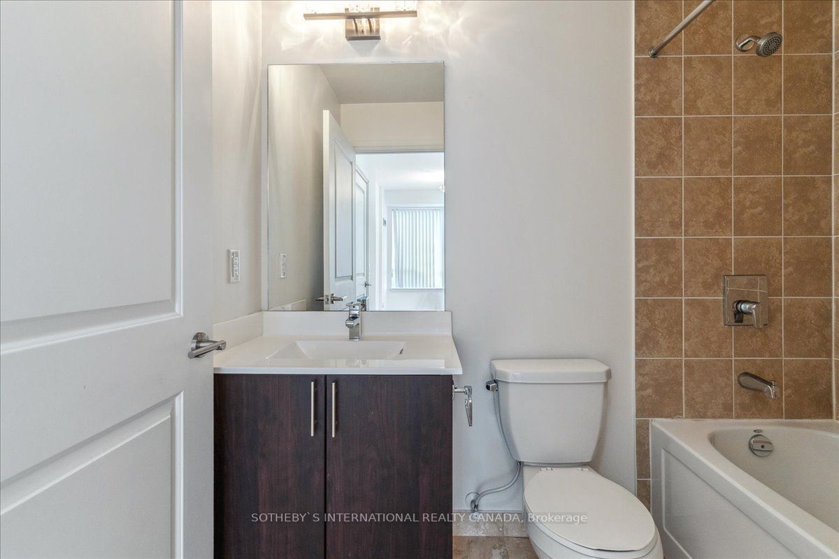 520 Steeles Ave, #514