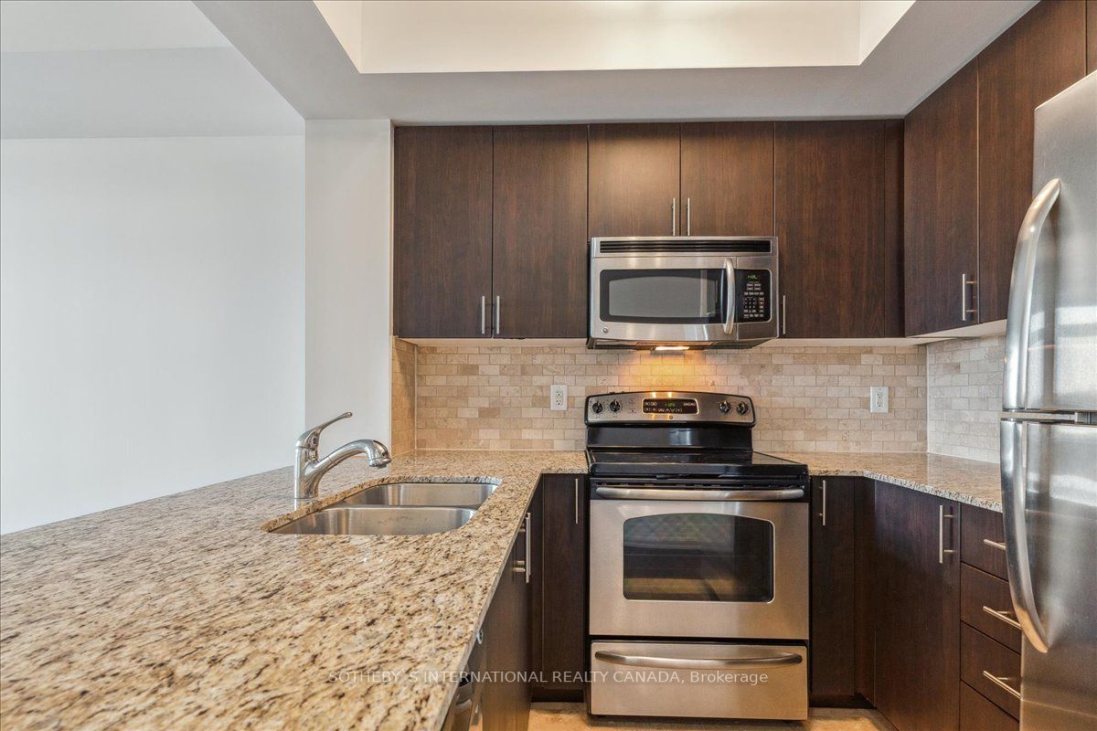 520 Steeles Ave, #514