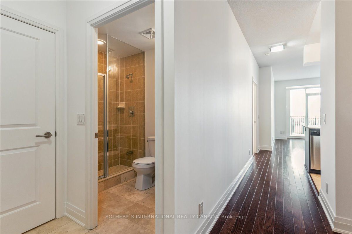 520 Steeles Ave, #514