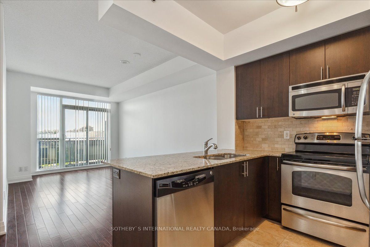 520 Steeles Ave, #514
