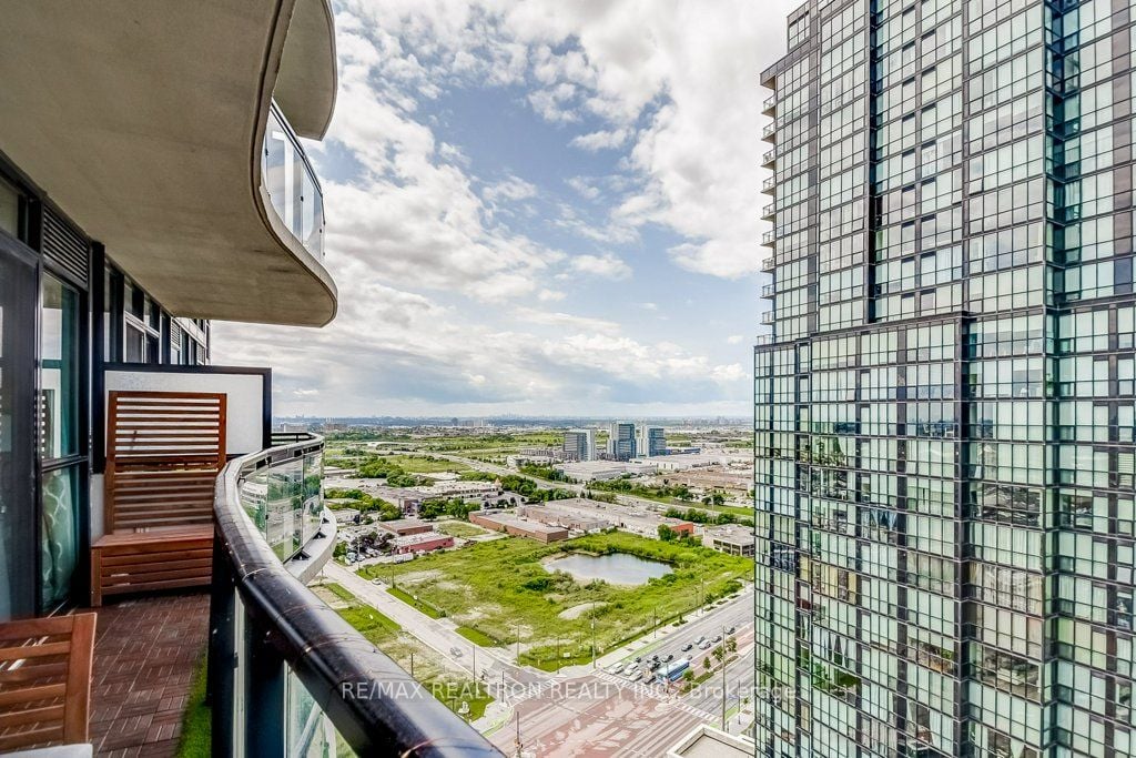 2900 Highway No. 7, #2305