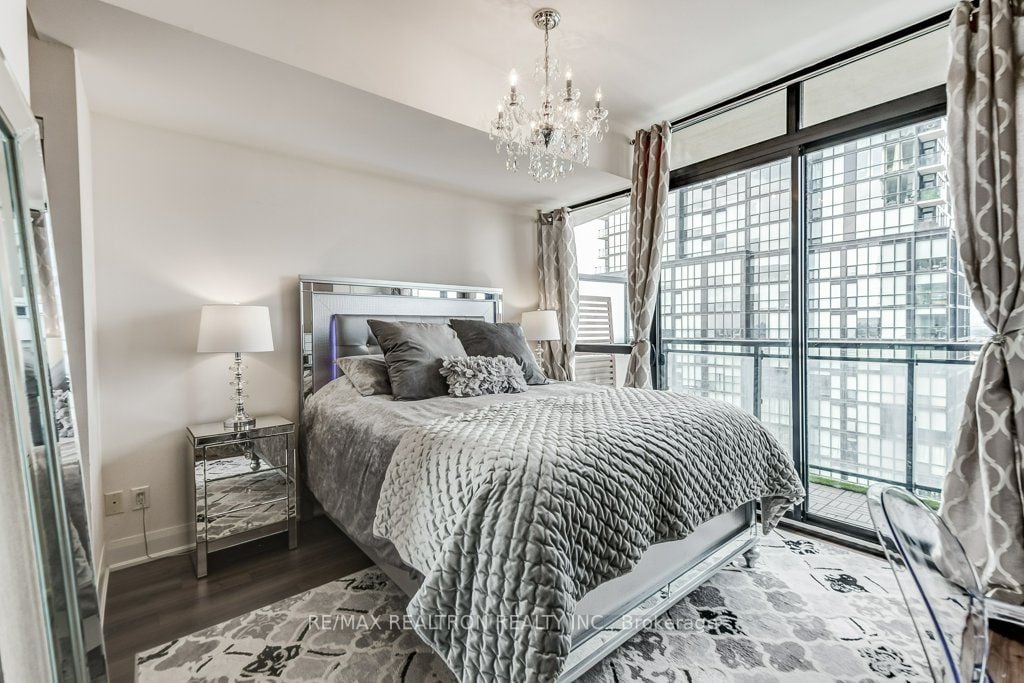 2900 Highway No. 7, #2305