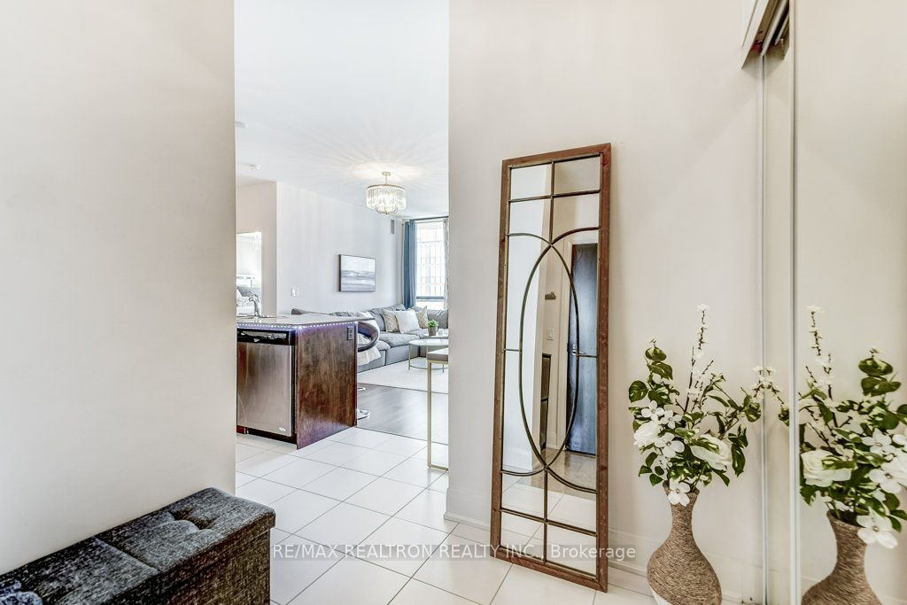 2900 Highway No. 7, #2305