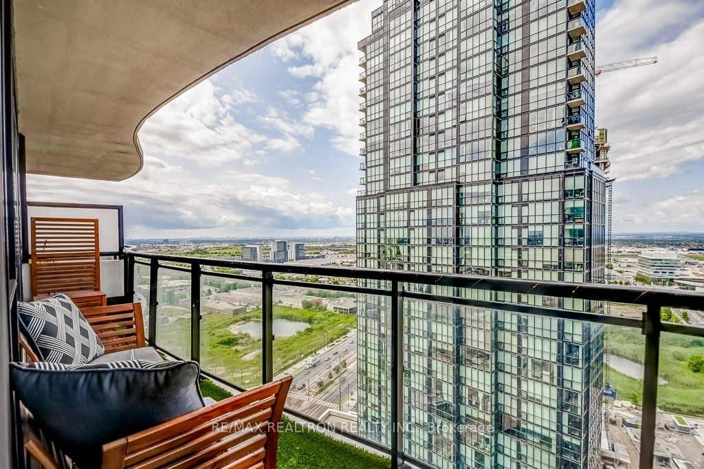 2900 Highway No. 7, #2305