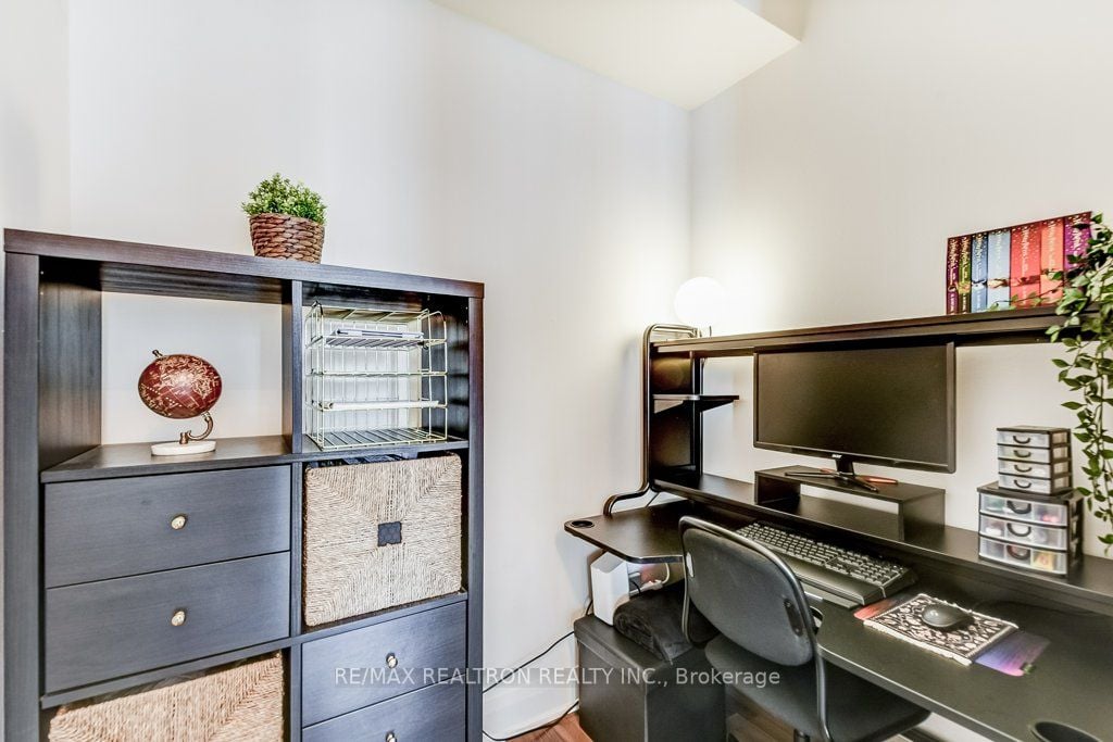 2900 Highway No. 7, #2305