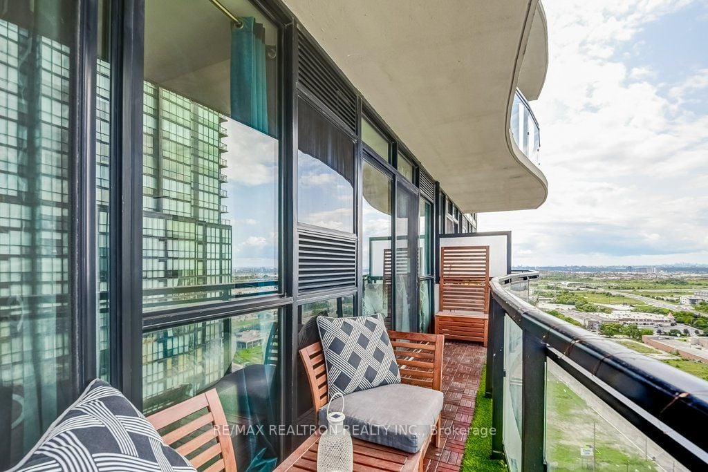 2900 Highway No. 7, #2305