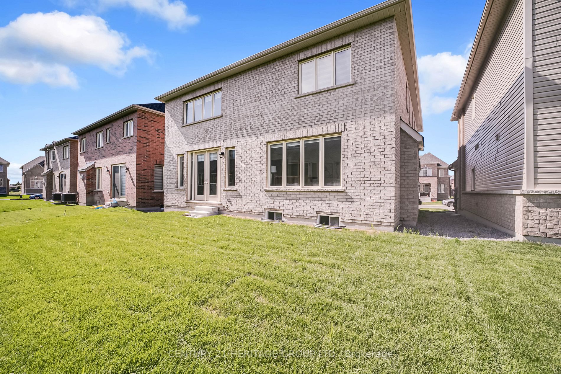 5 Hitching Post Road