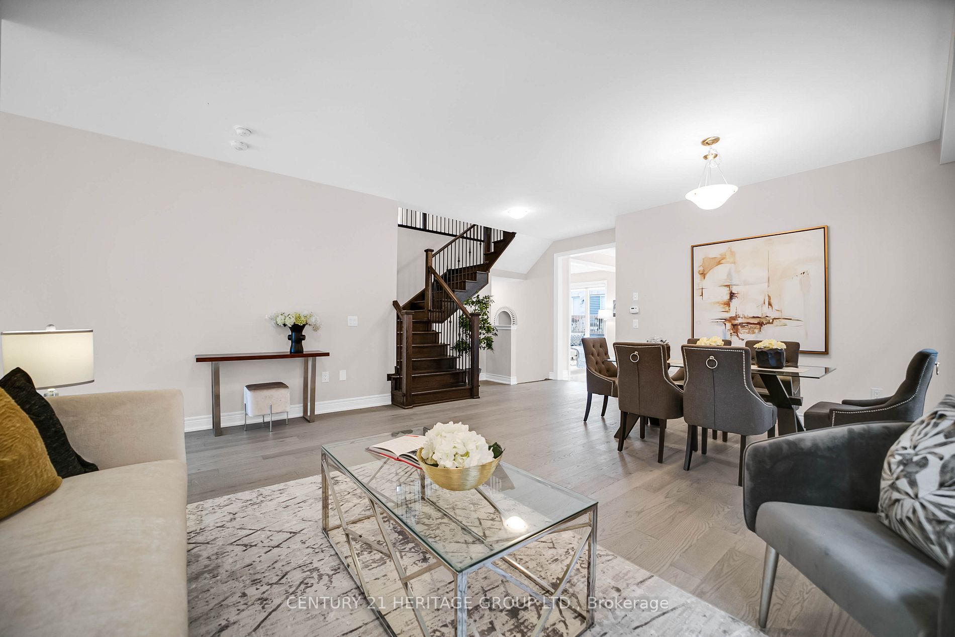 5 Hitching Post Road