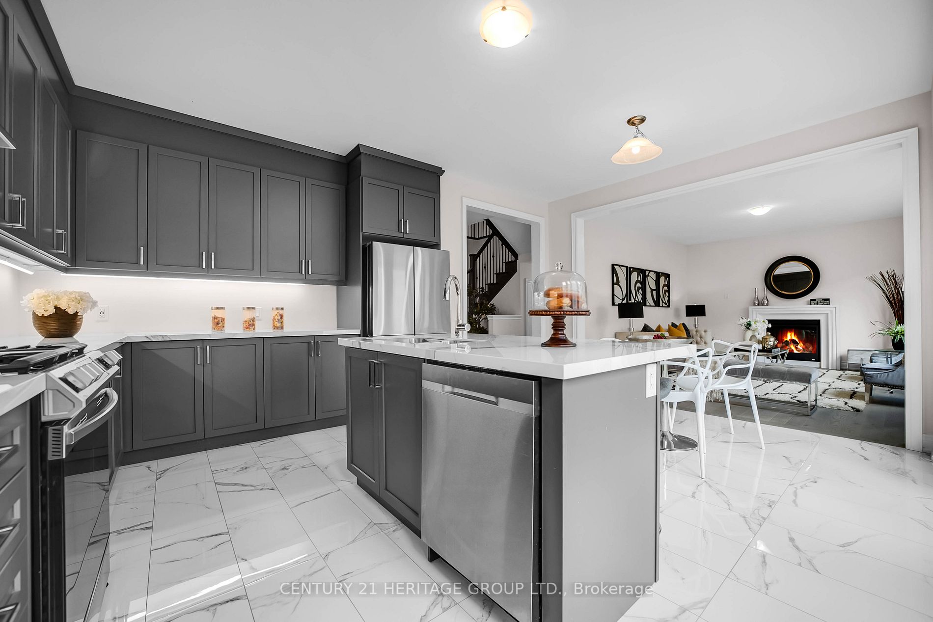 5 Hitching Post Road