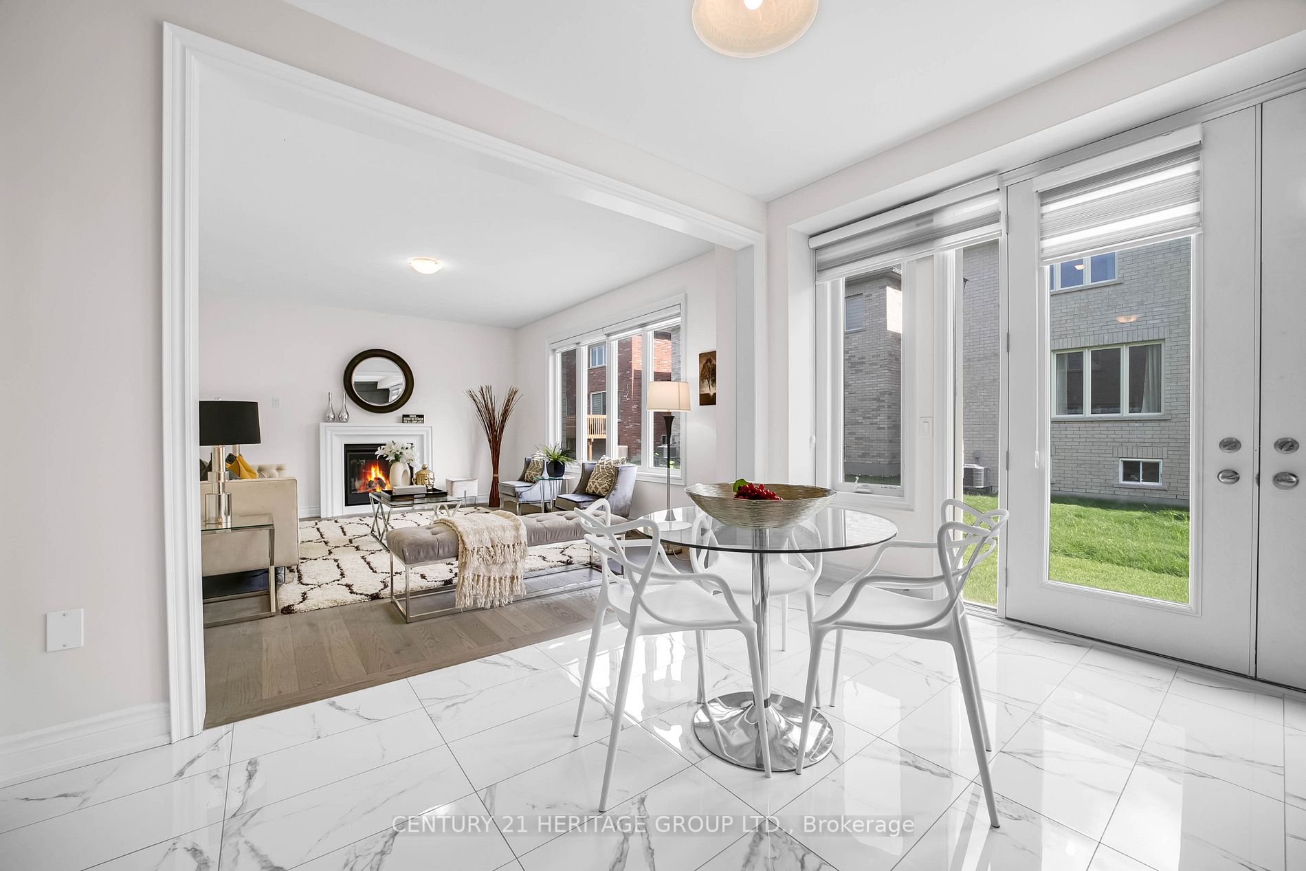5 Hitching Post Road