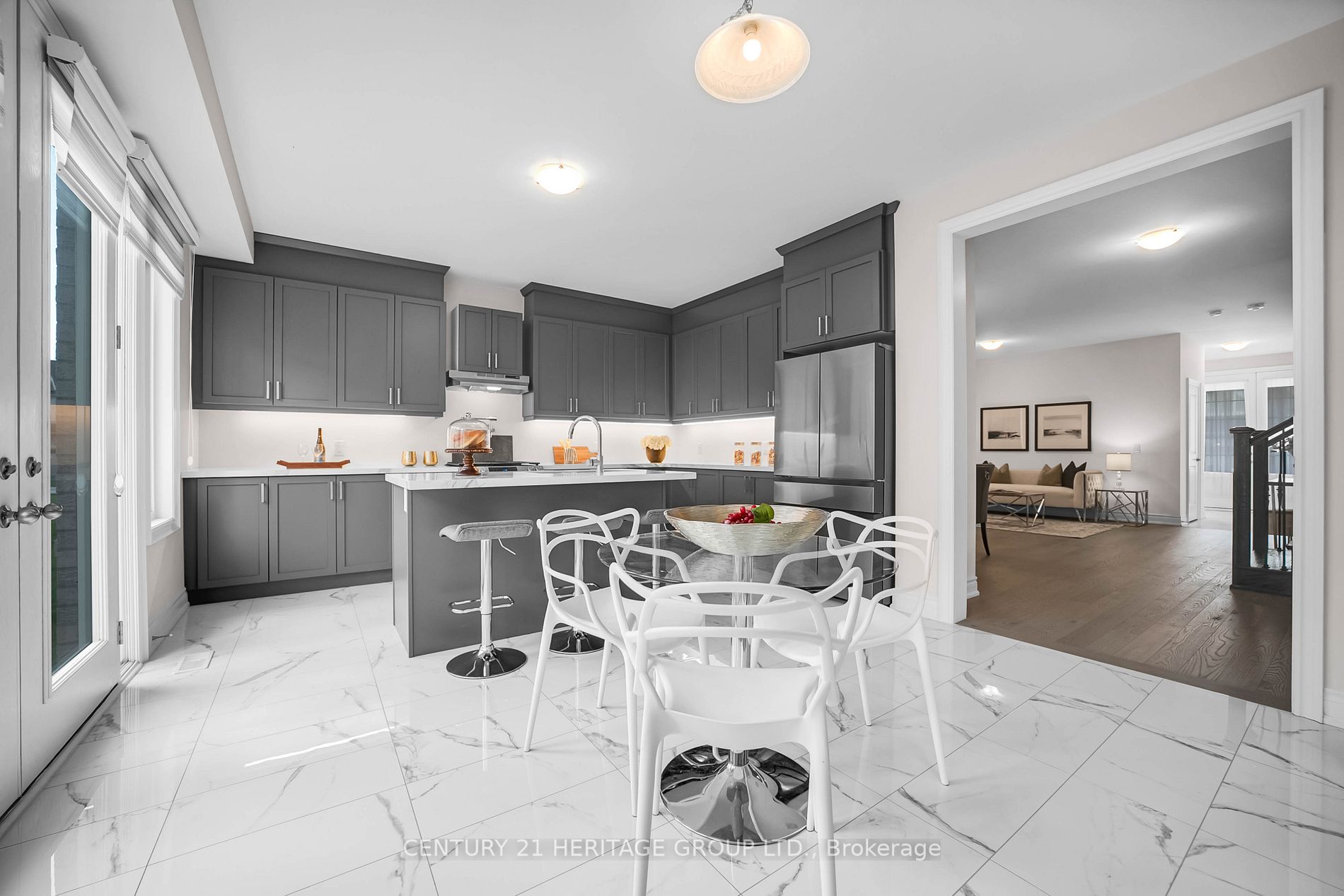 5 Hitching Post Road