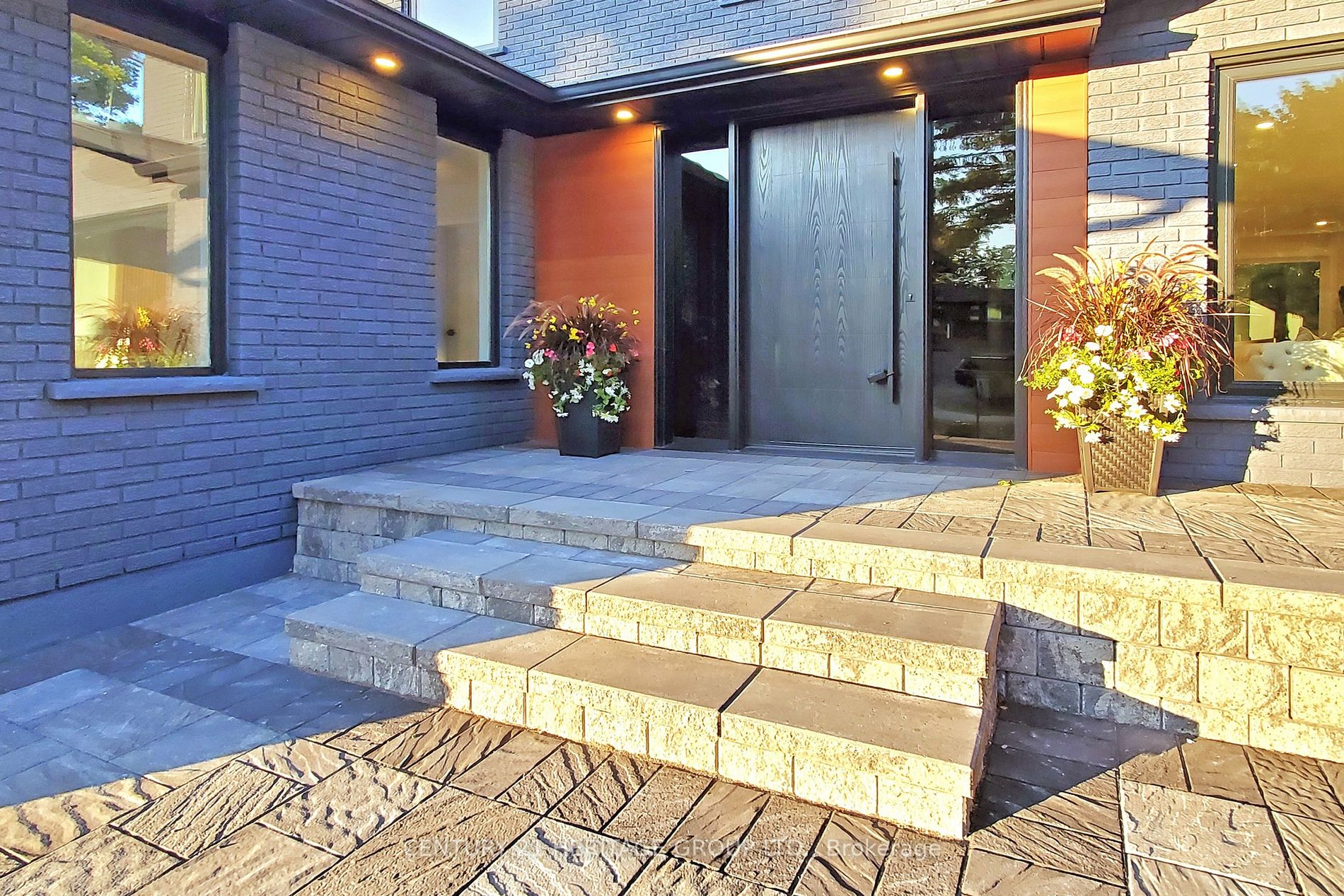 1 Rosegarden Cres