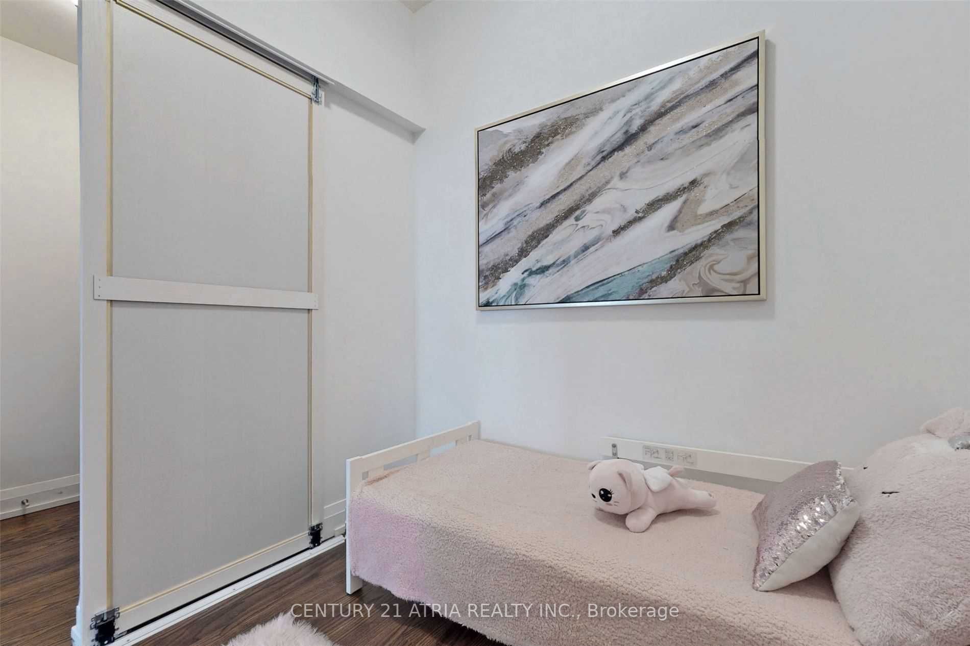 7161 Yonge St, #1527