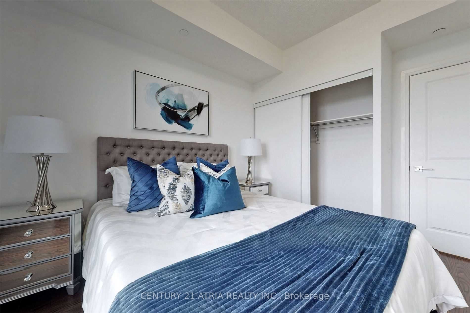 7161 Yonge St, #1527