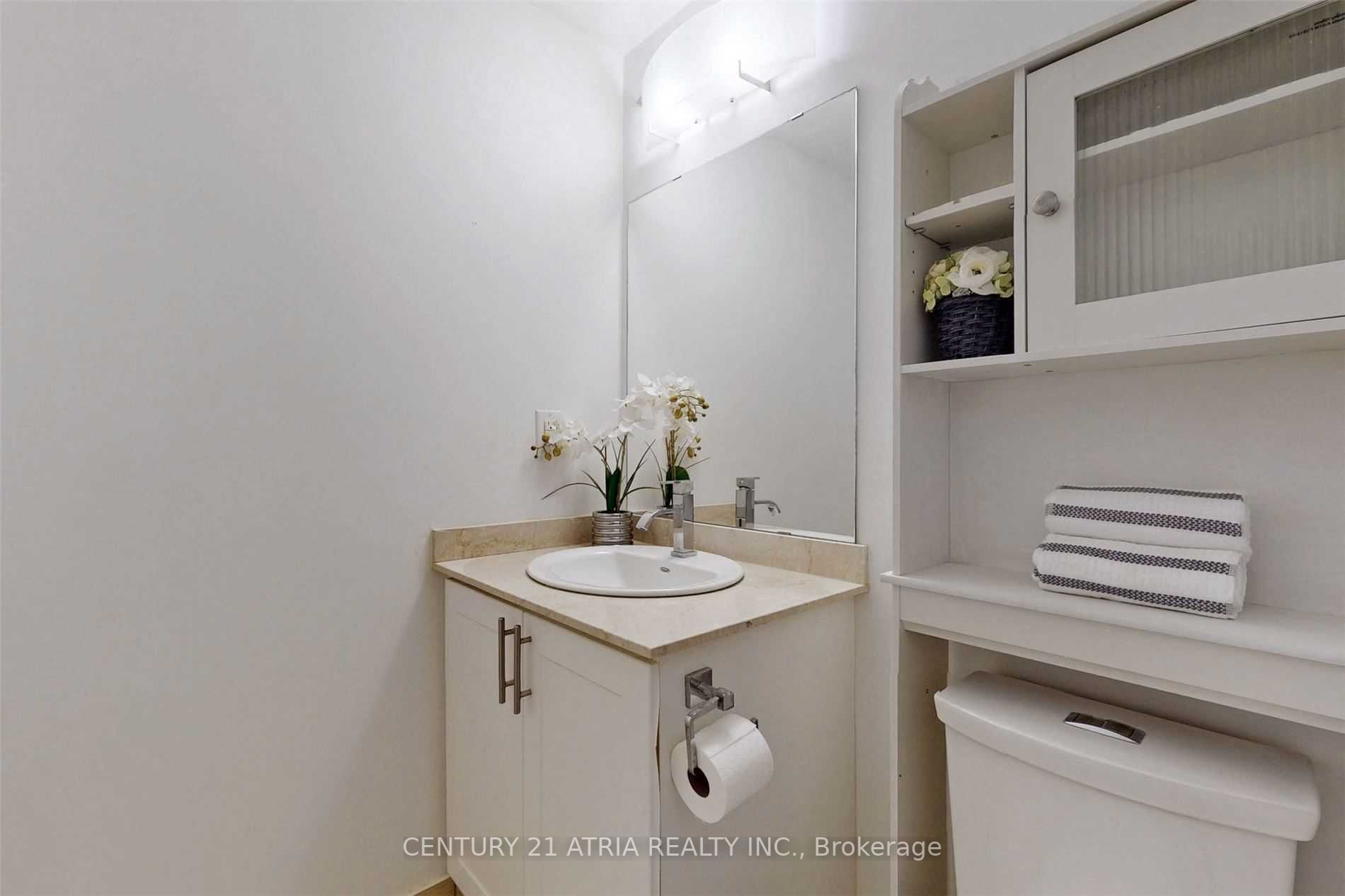 7161 Yonge St, #1527