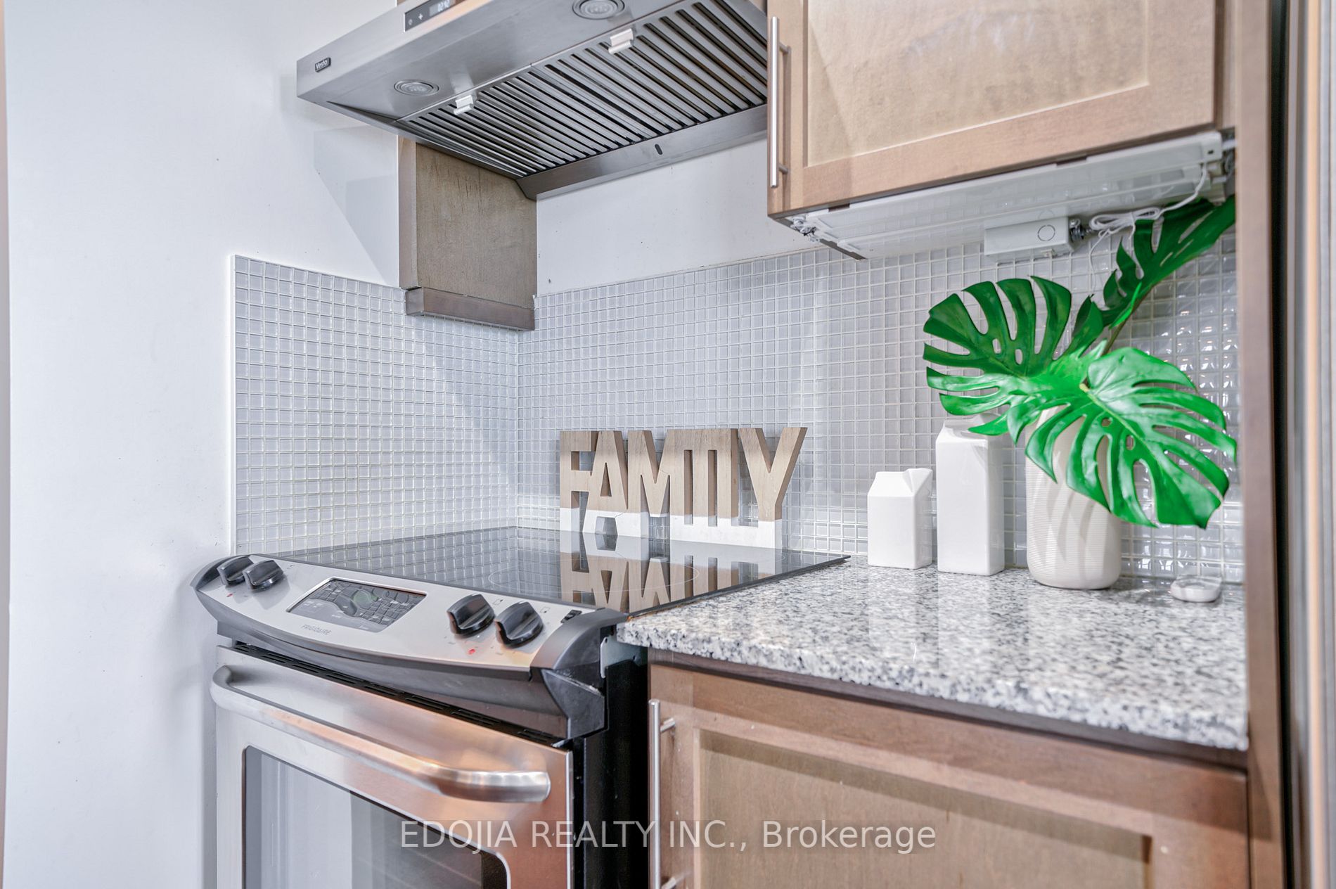 55 Oneida Cres, #Lph04