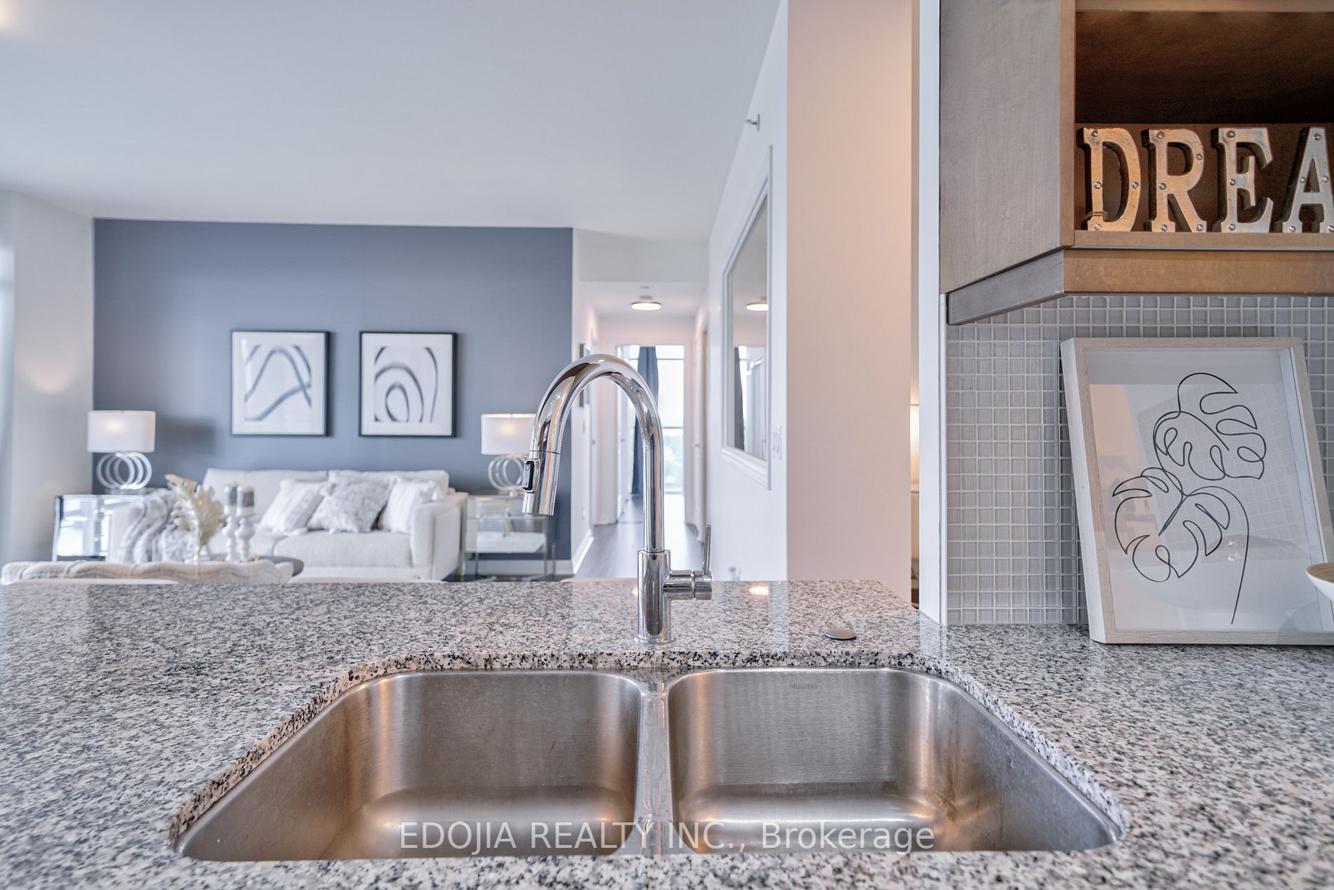 55 Oneida Cres, #Lph04