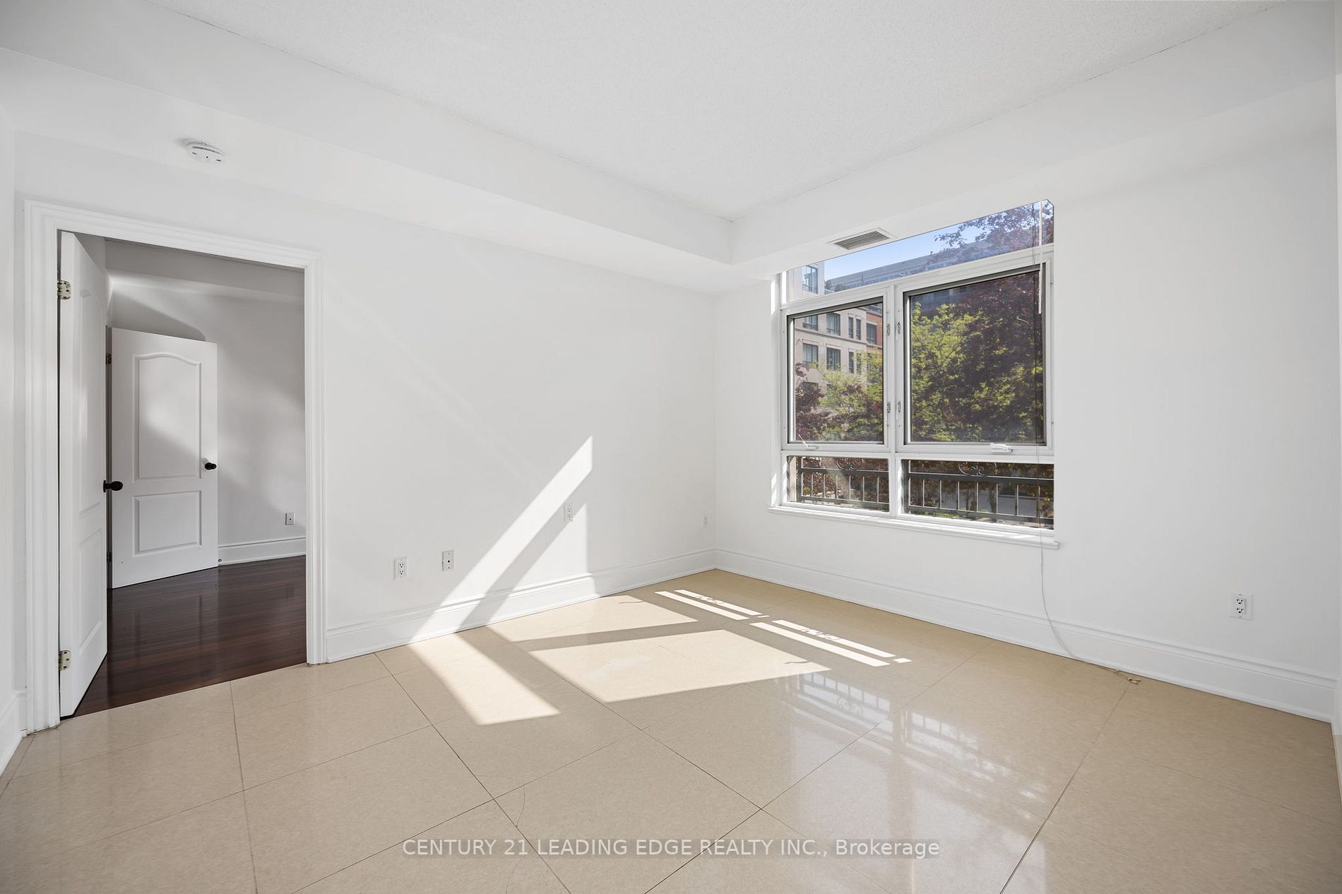 53 Woodbridge Ave, #201