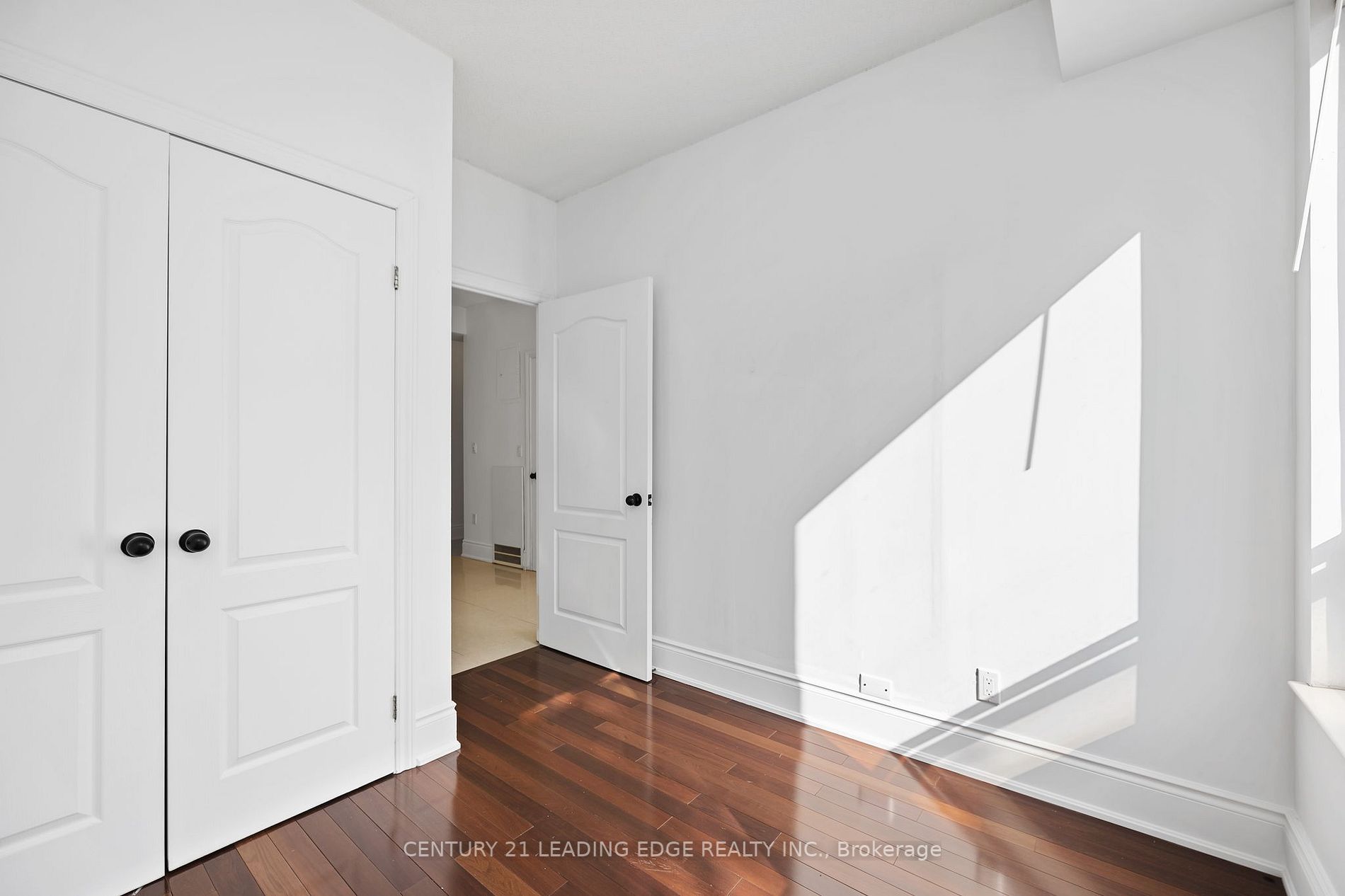 53 Woodbridge Ave, #201