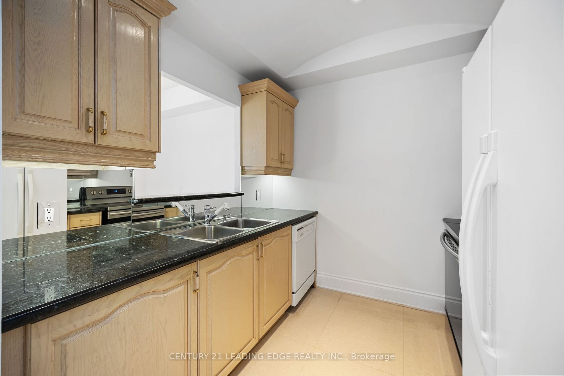 53 Woodbridge Ave, #201