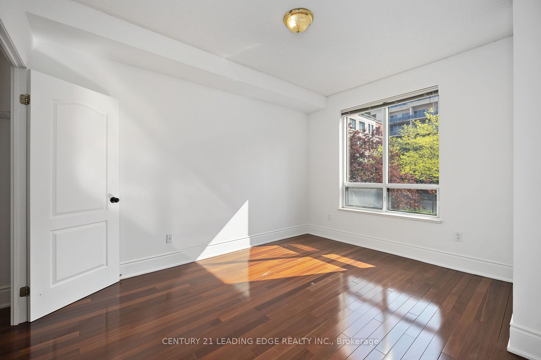 53 Woodbridge Ave, #201