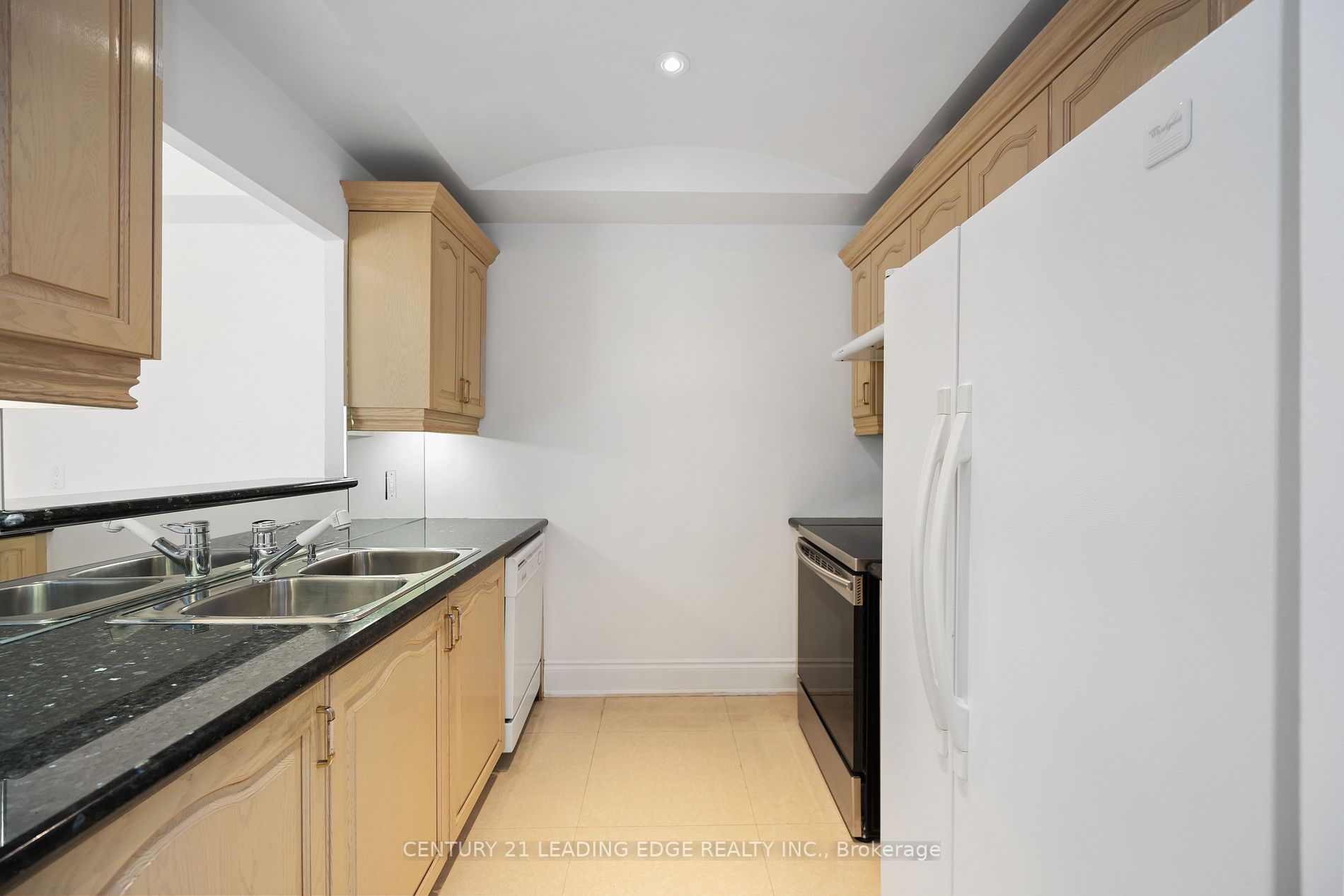 53 Woodbridge Ave, #201