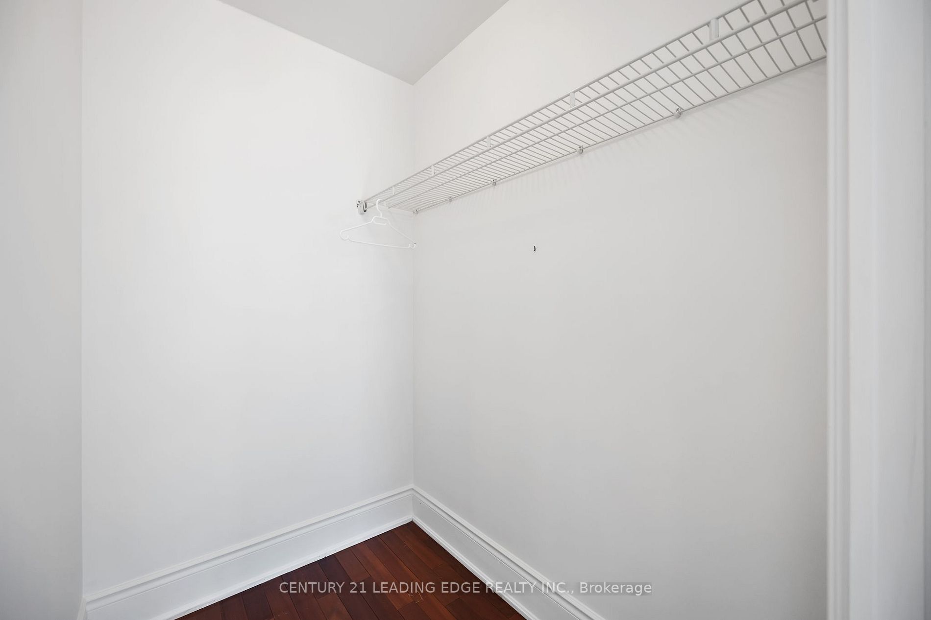 53 Woodbridge Ave, #201