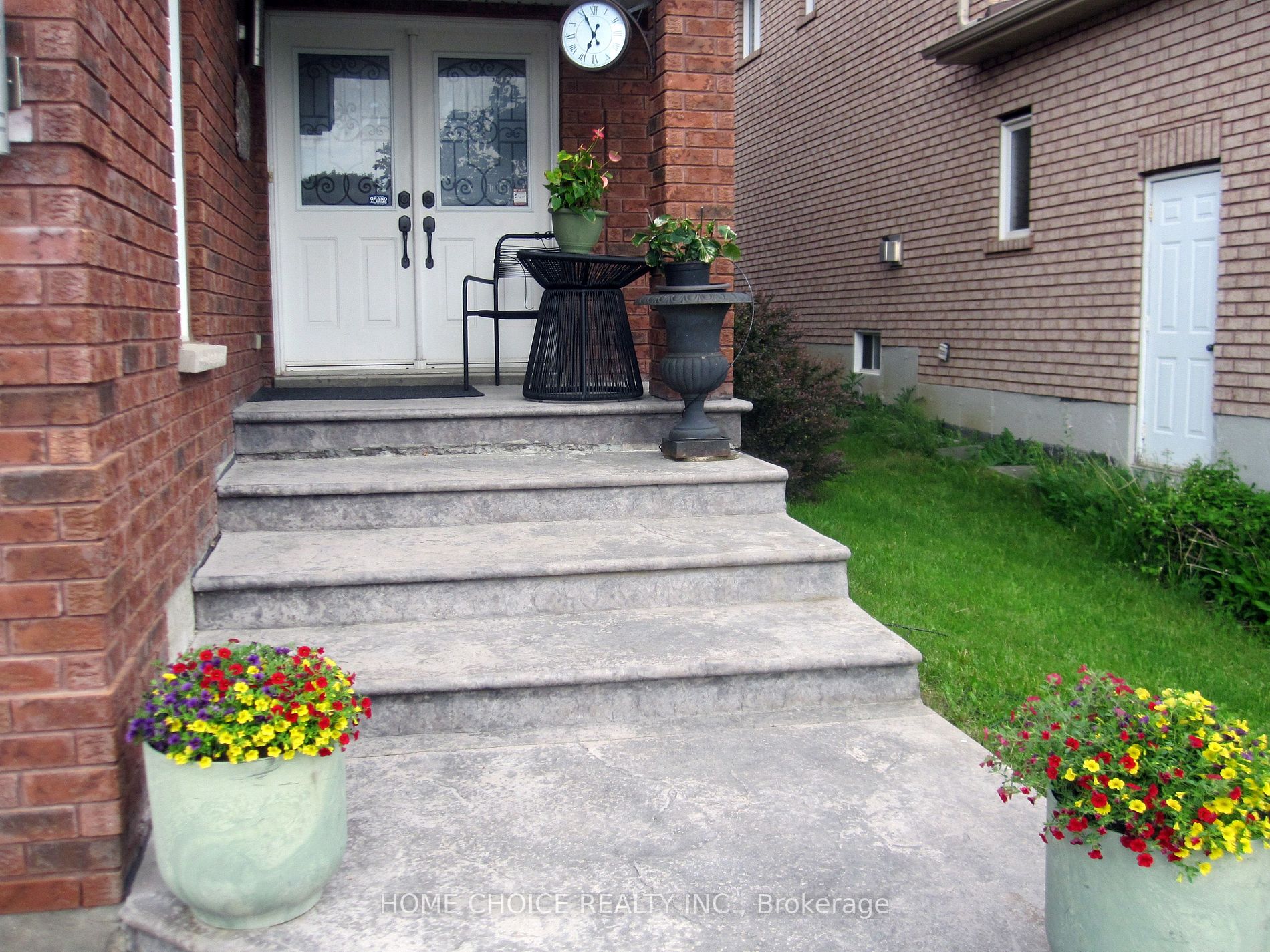 52 Metcalfe Dr
