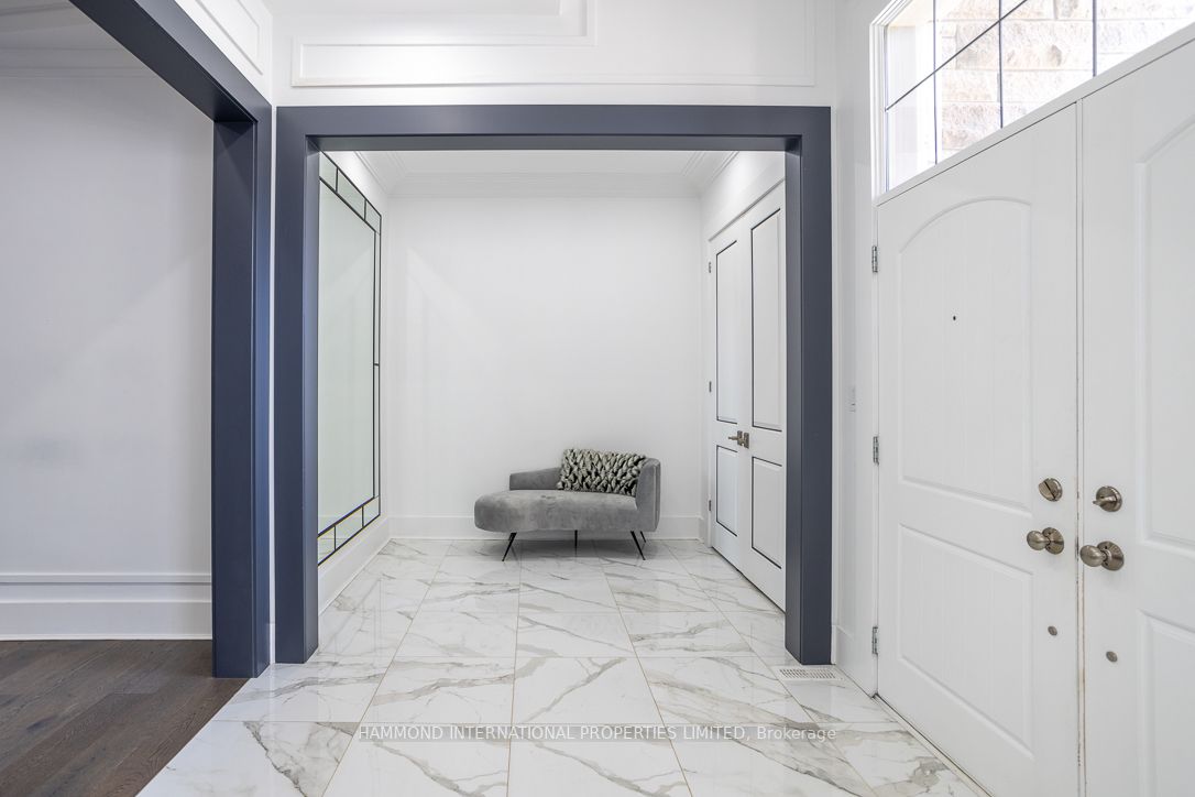 32 Sir Henry Crt