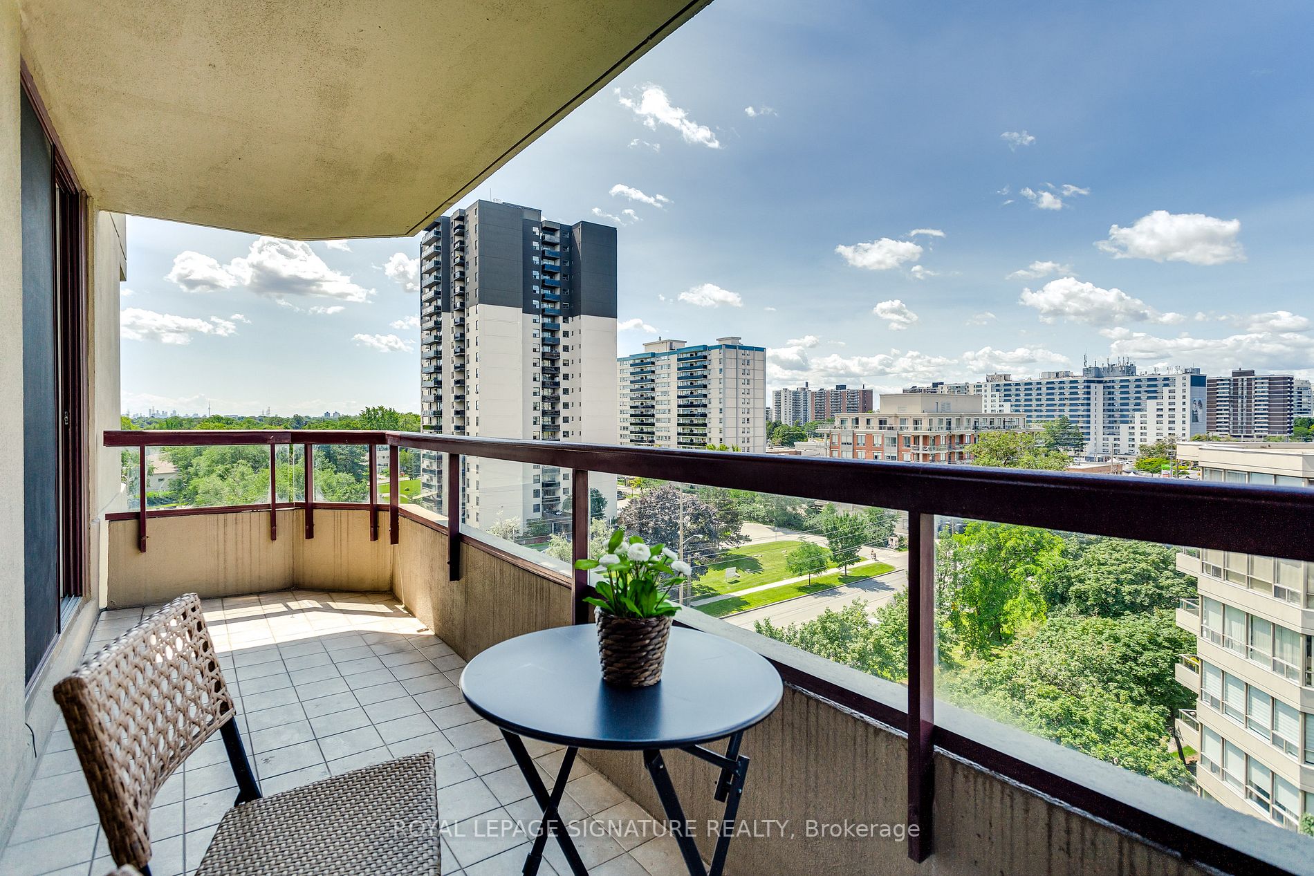 91 Townsgate Dr, #804