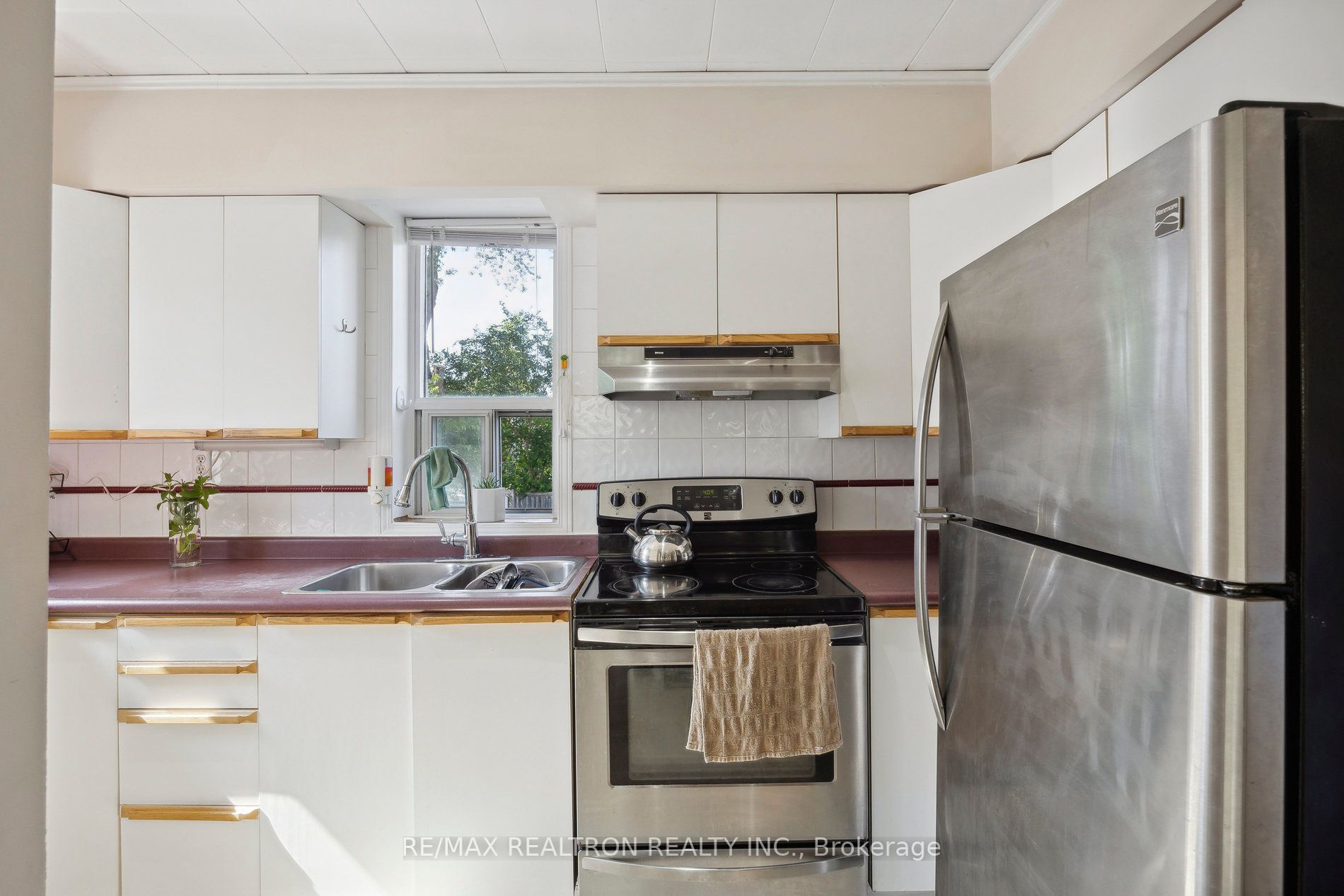 48 Glen Cameron Rd