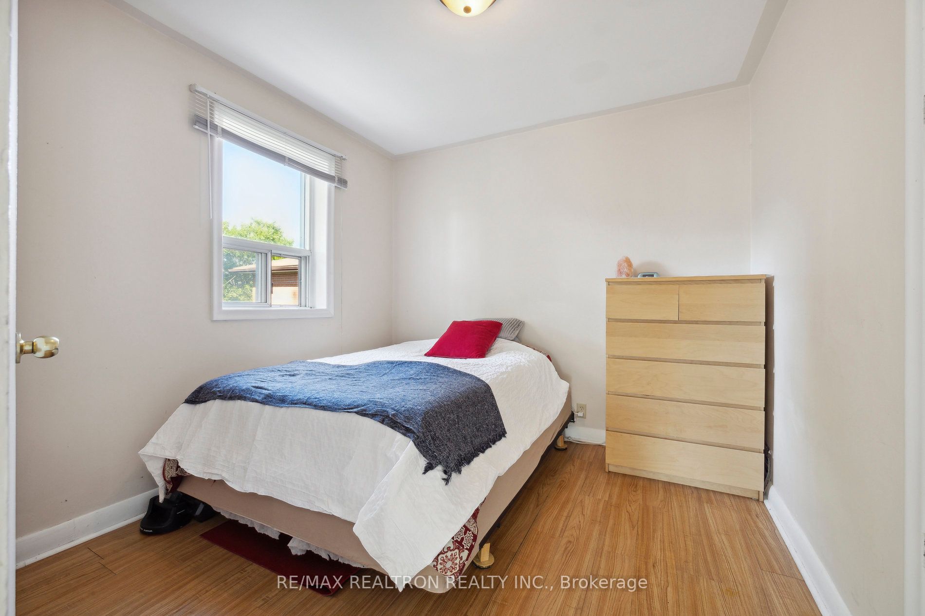 48 Glen Cameron Rd