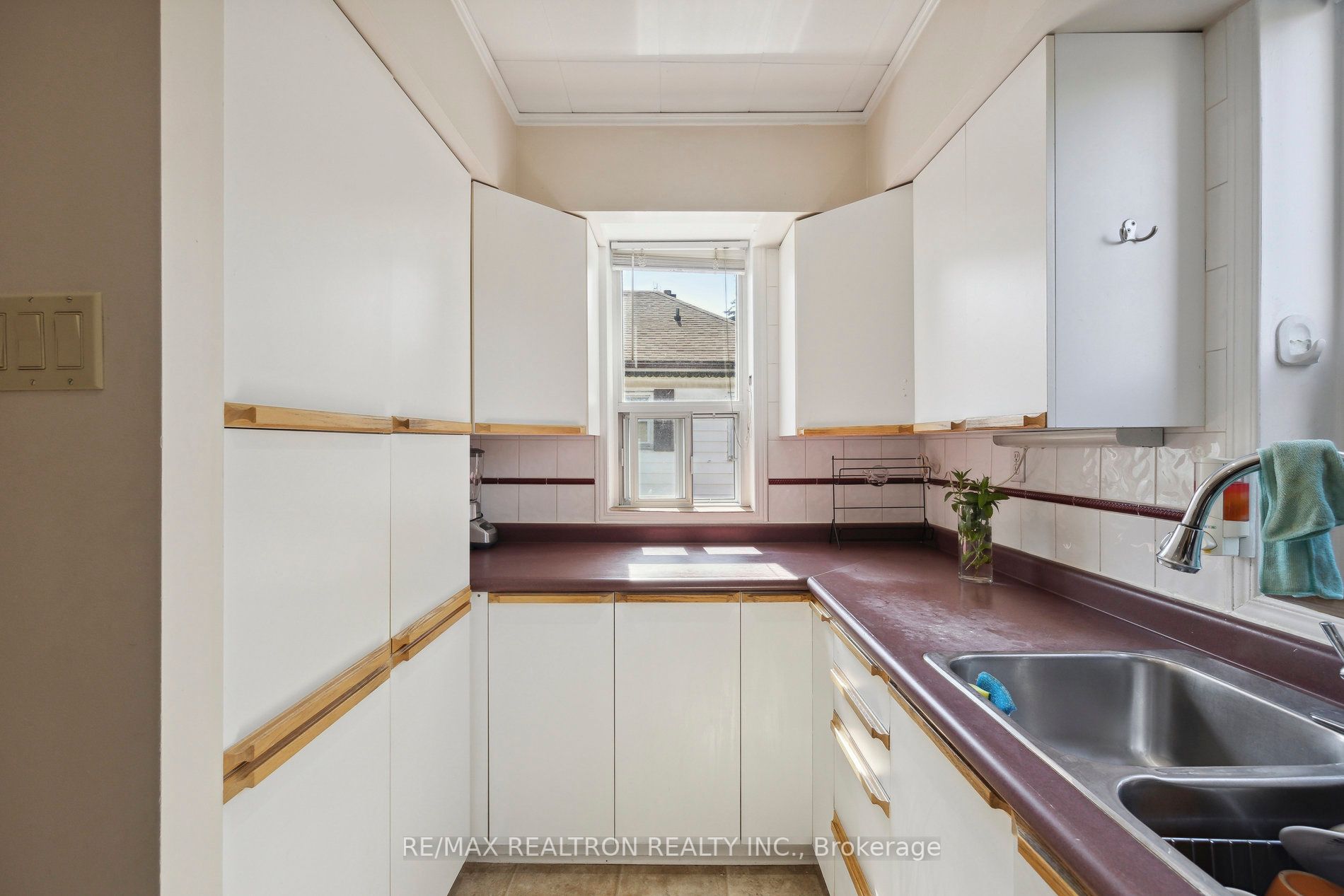 48 Glen Cameron Rd