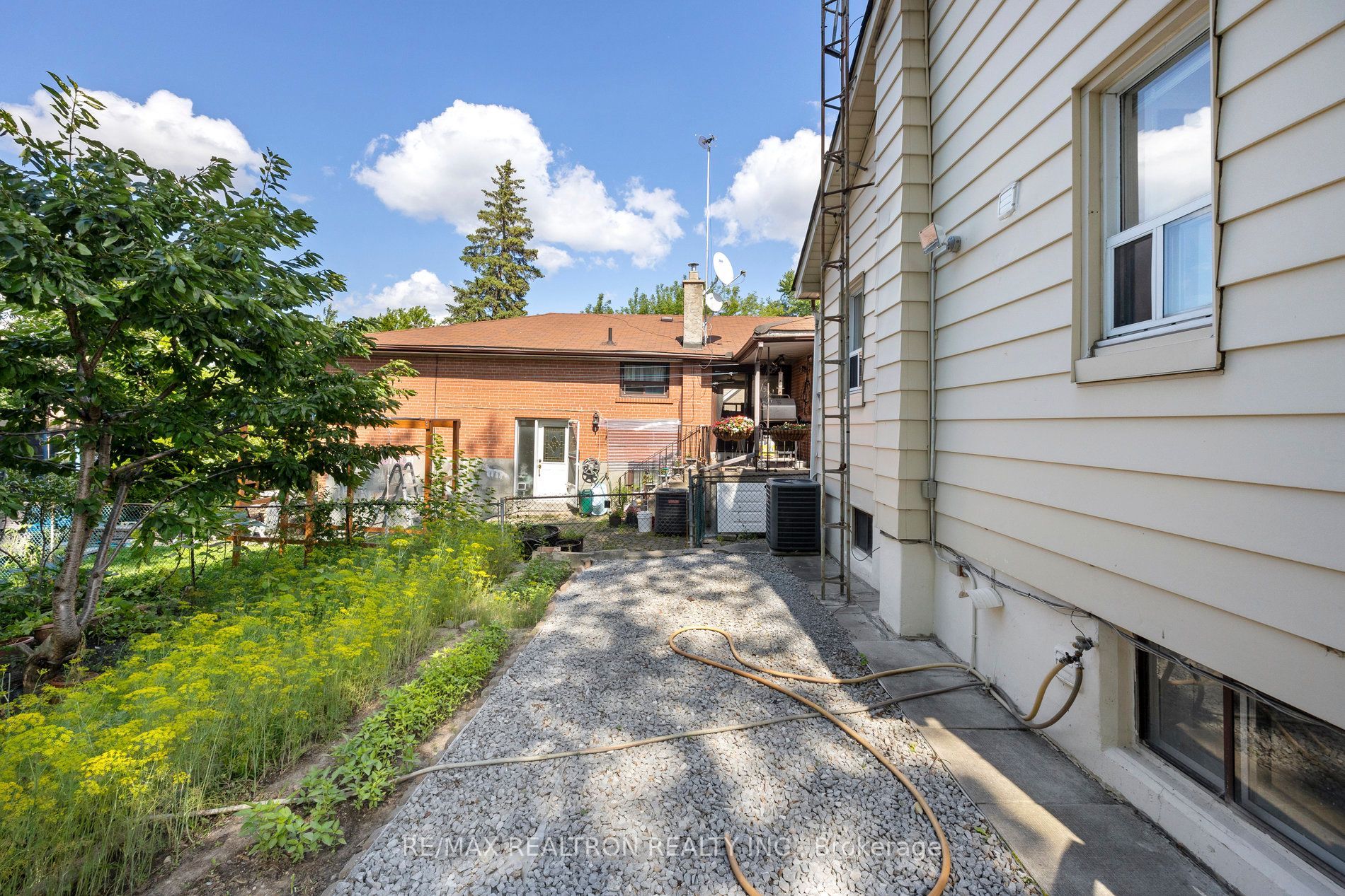 48 Glen Cameron Rd