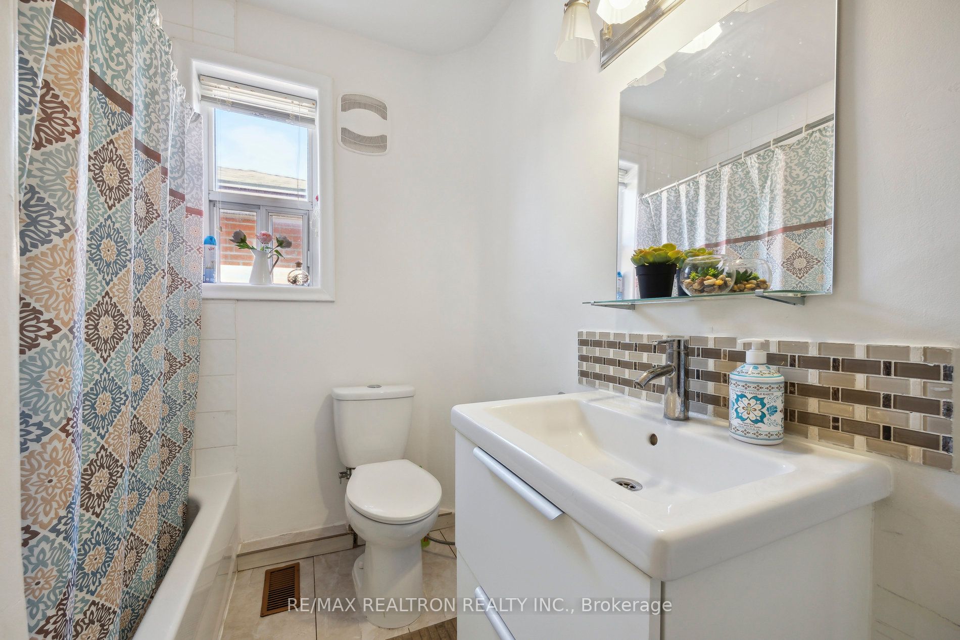 48 Glen Cameron Rd