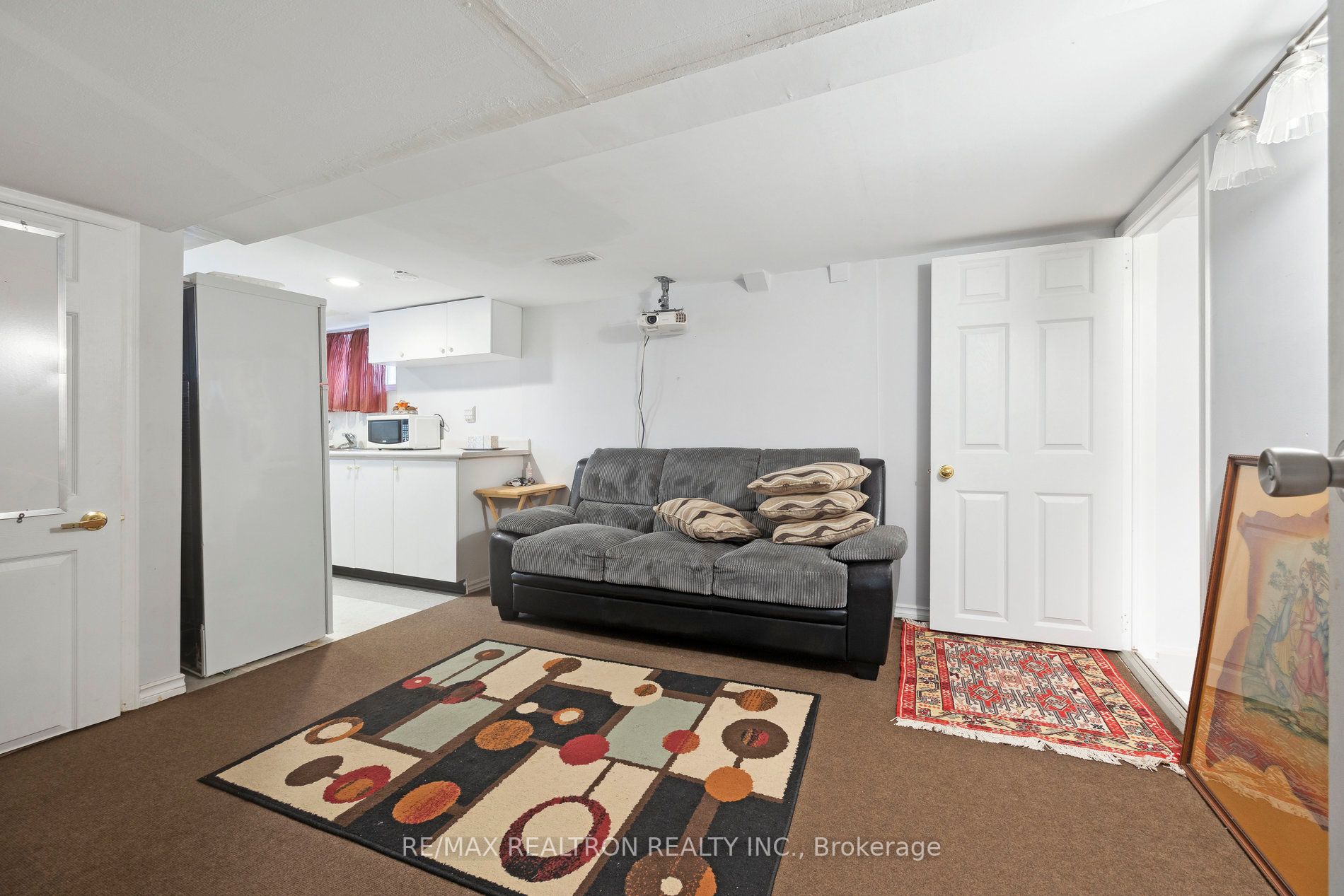 48 Glen Cameron Rd