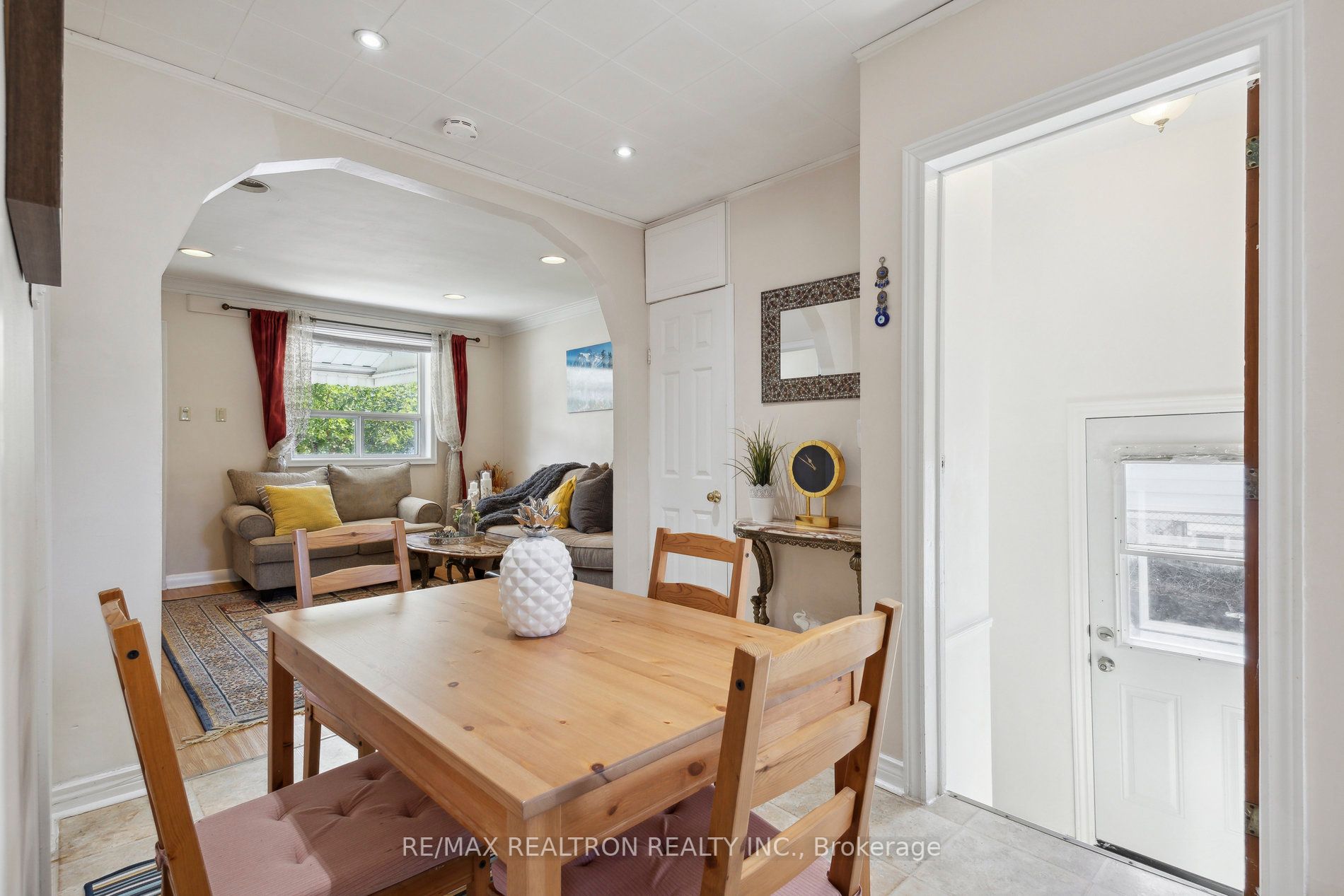 48 Glen Cameron Rd