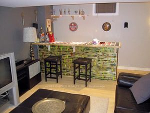 52 Metcalfe Dr