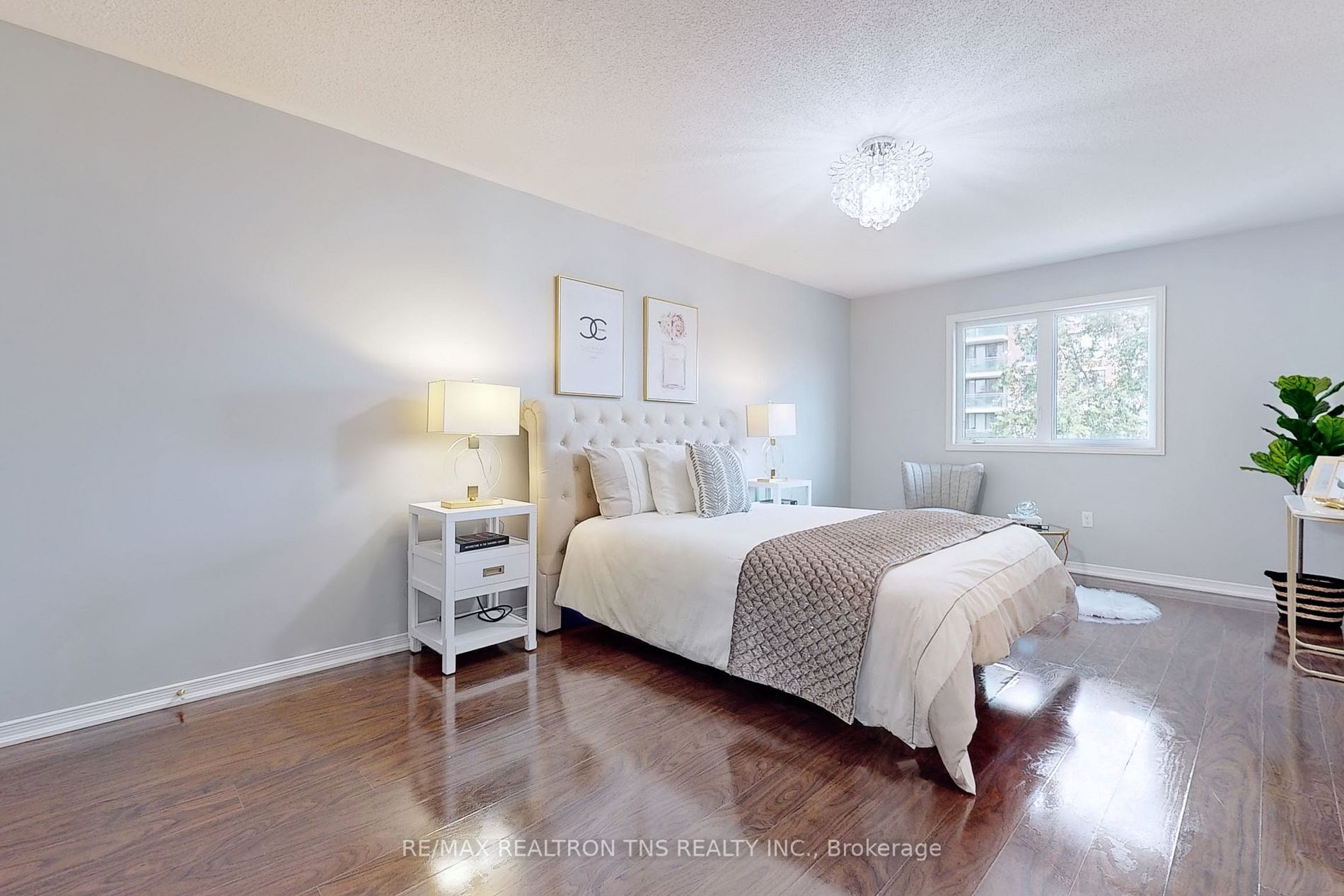 119 Revelstoke Cres