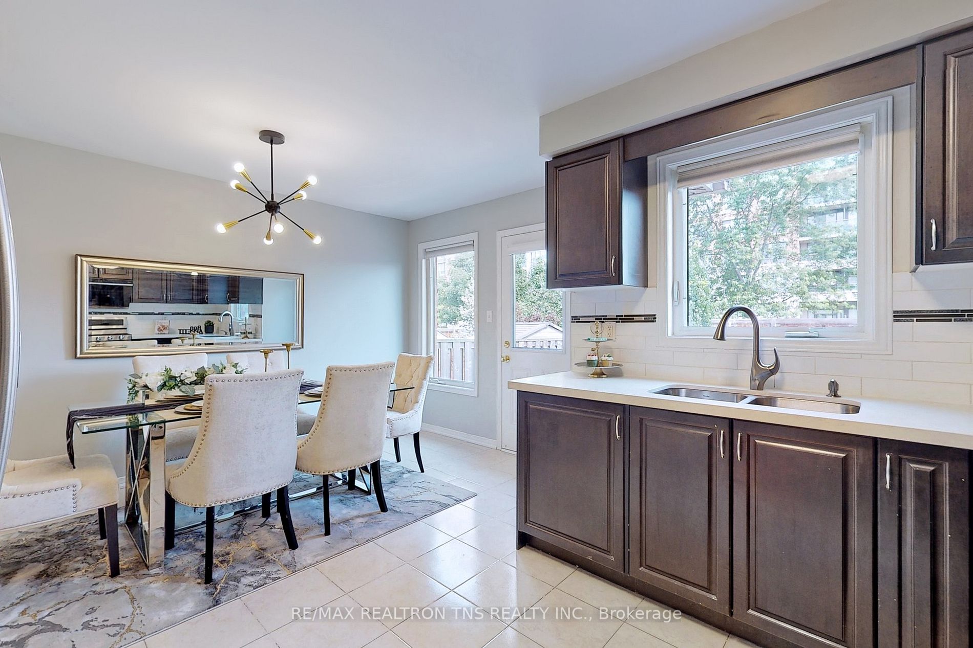119 Revelstoke Cres