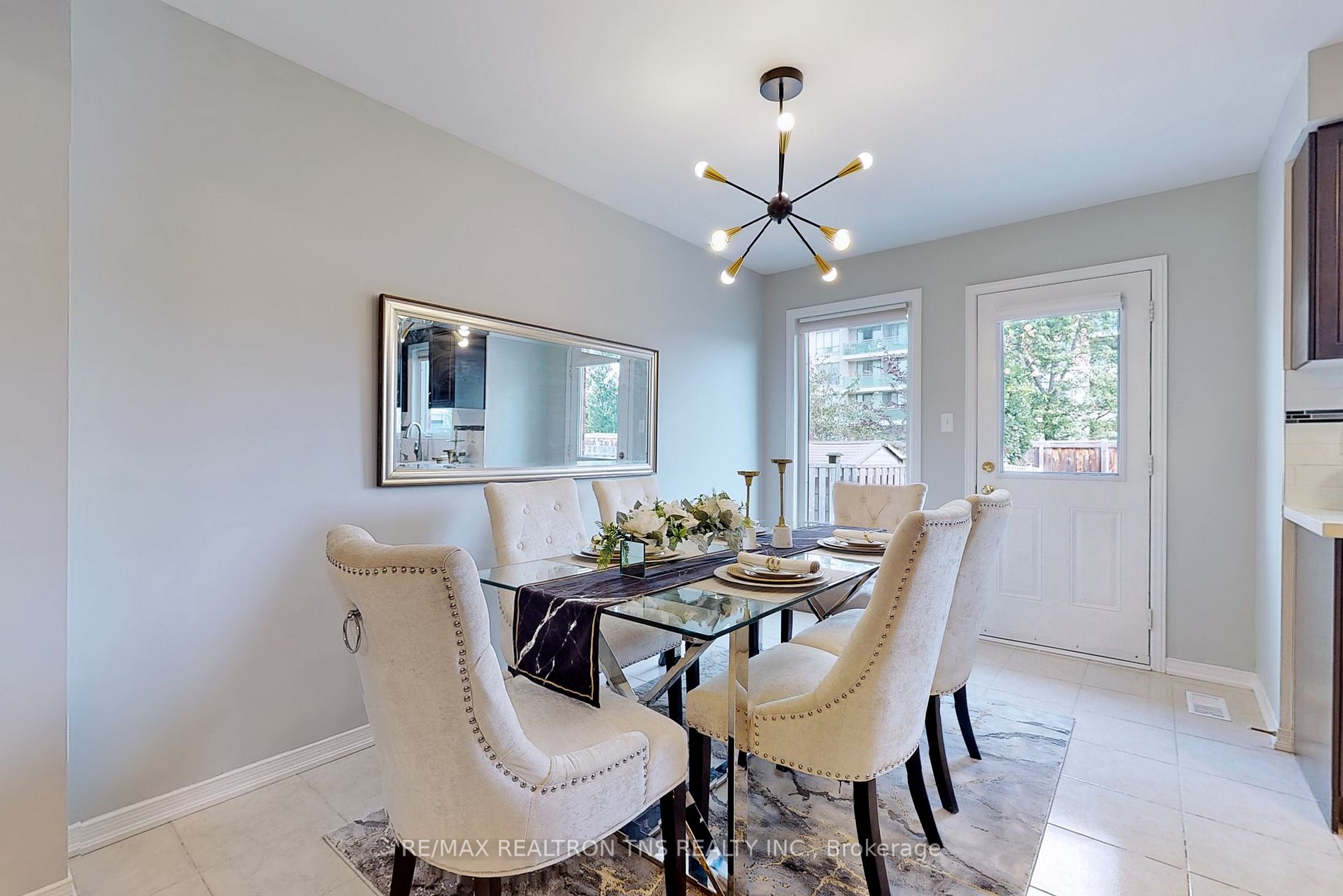 119 Revelstoke Cres