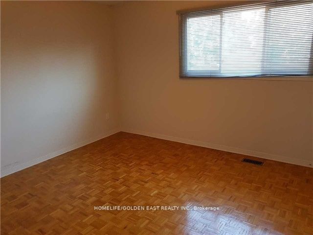 563 Conley St