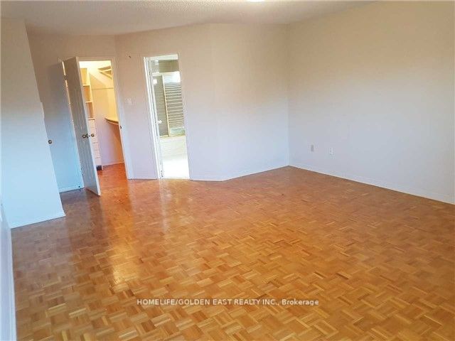 563 Conley St
