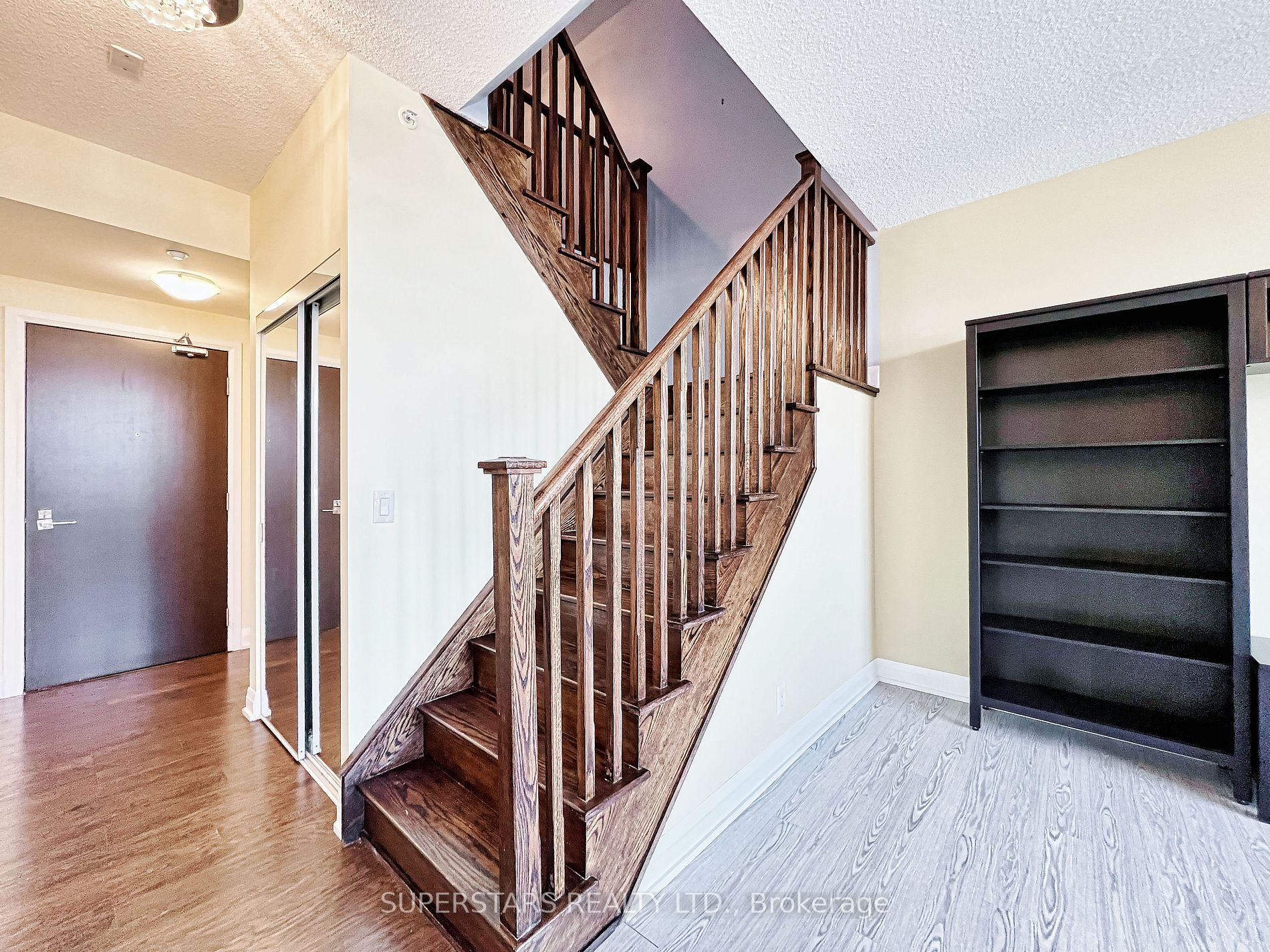 372 Highway 7 Rd E, #Ph16