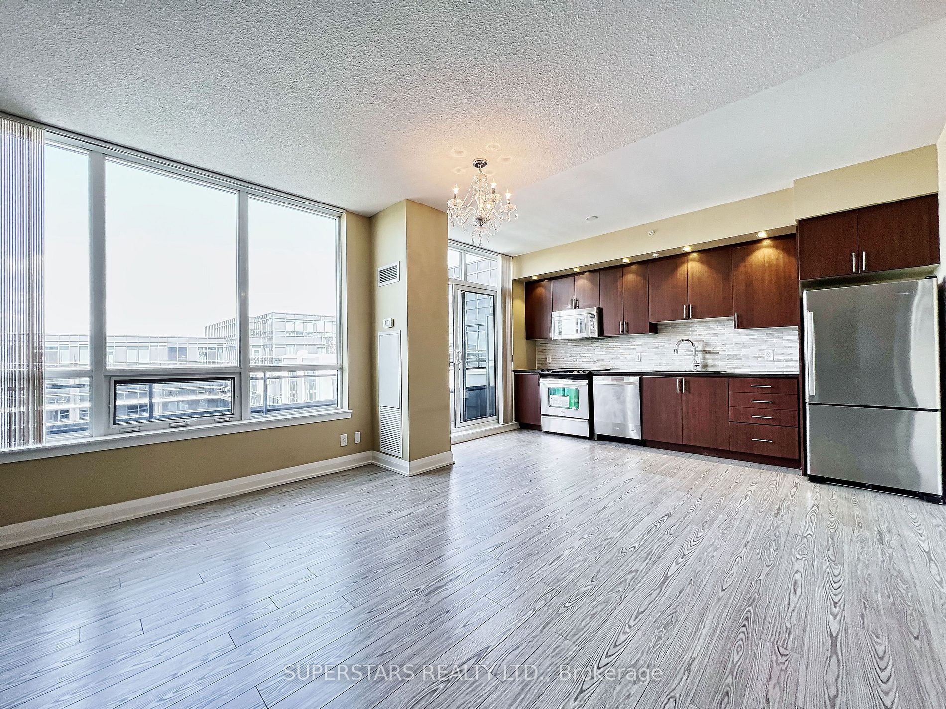 372 Highway 7 Rd E, #Ph16