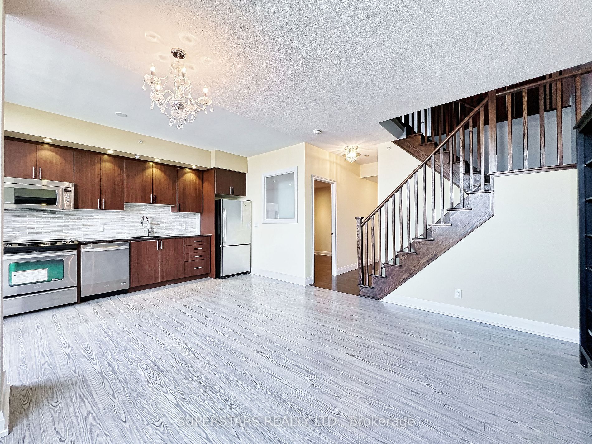 372 Highway 7 Rd E, #Ph16