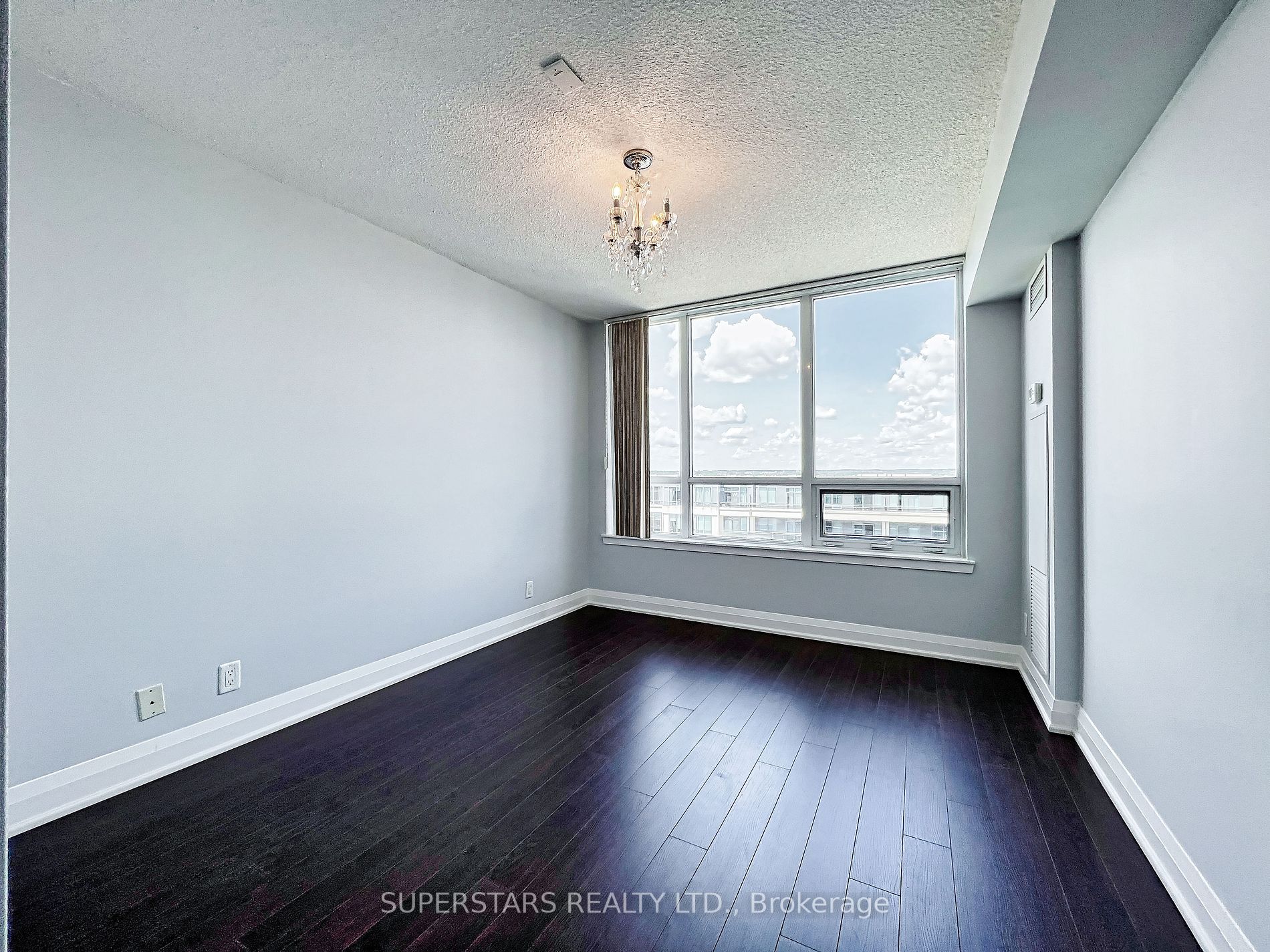 372 Highway 7 Rd E, #Ph16