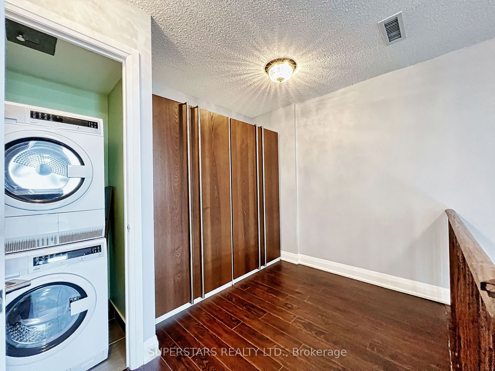 372 Highway 7 Rd E, #Ph16