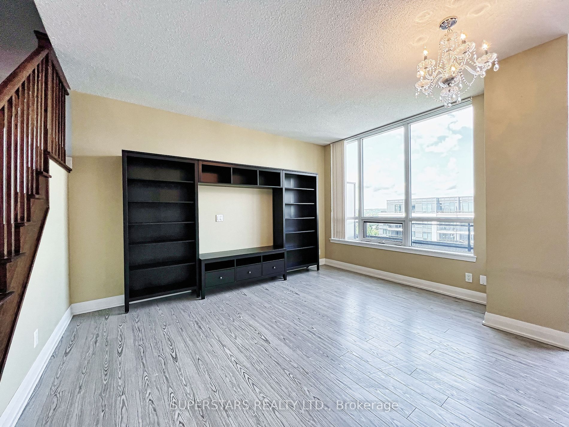 372 Highway 7 Rd E, #Ph16