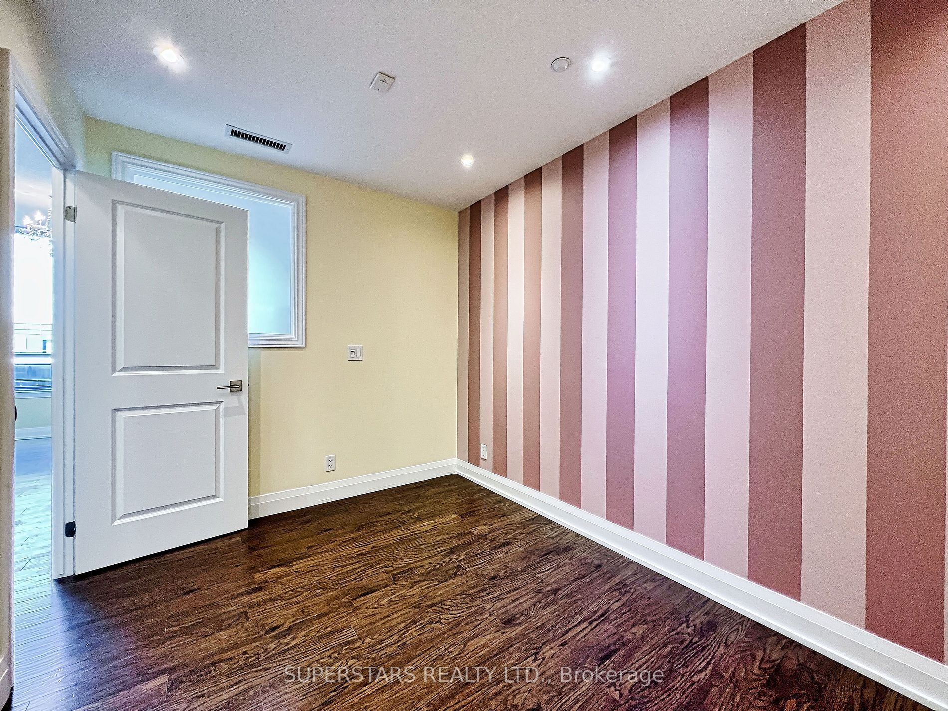 372 Highway 7 Rd E, #Ph16